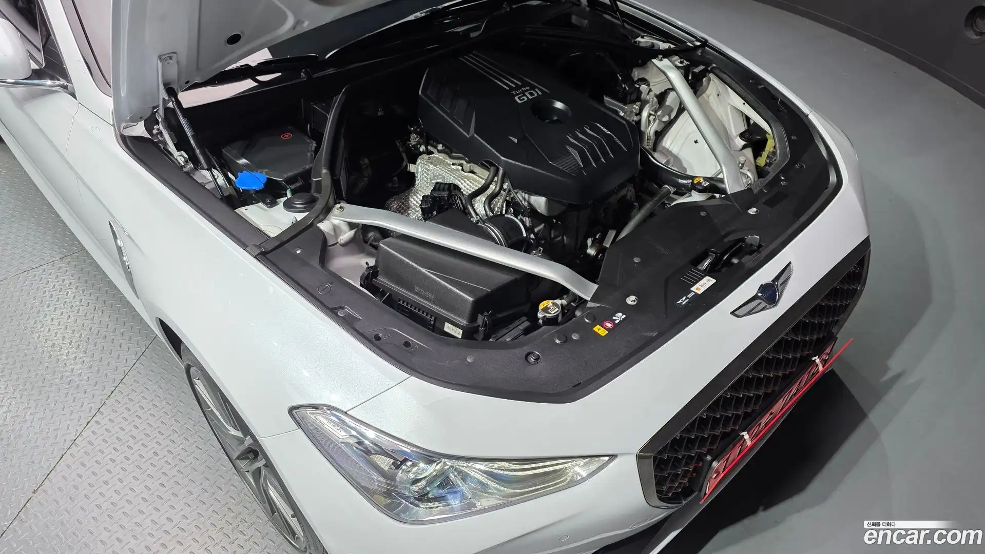 G70 Genesis 2018.0-OUTER-006