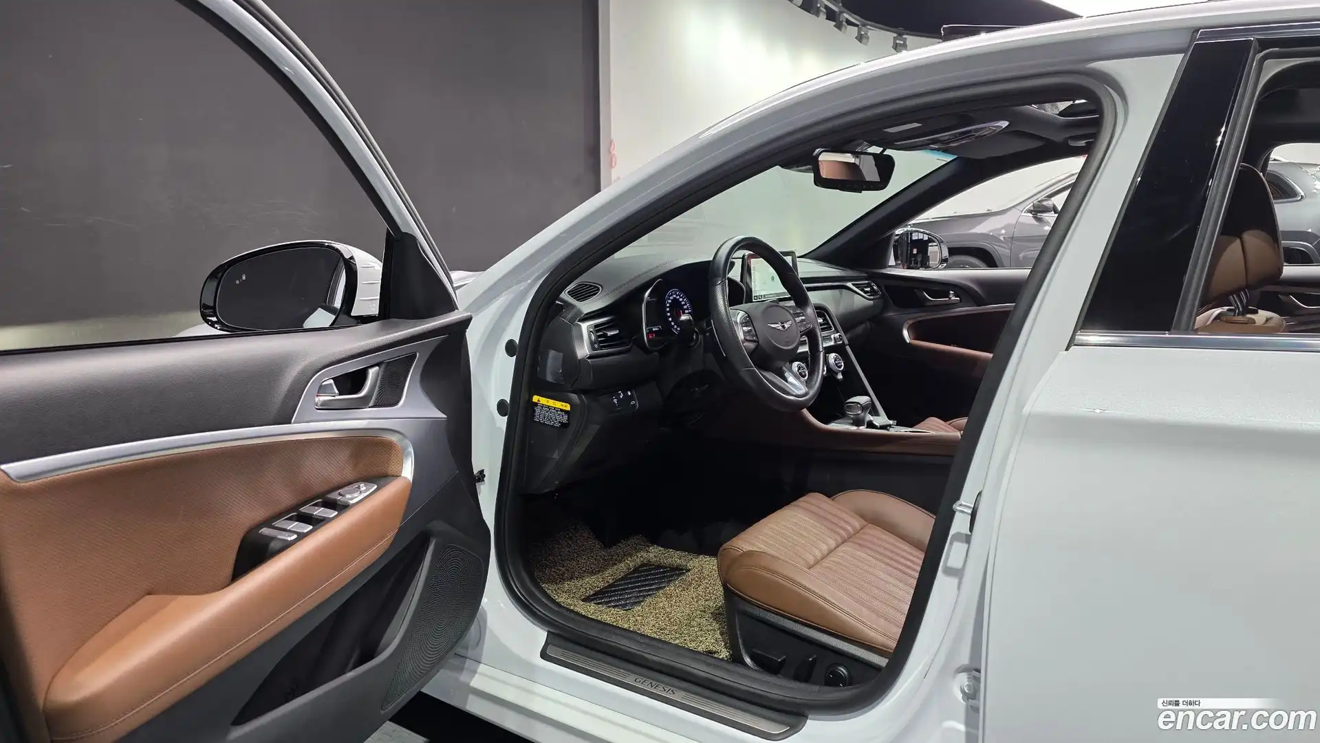 G70 Genesis 2018.0-INNER-010