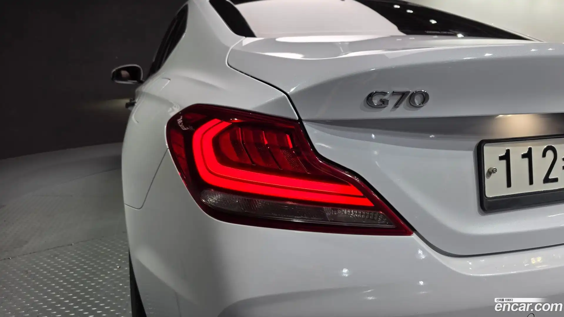 G70 Genesis 2018.0-OUTER-033