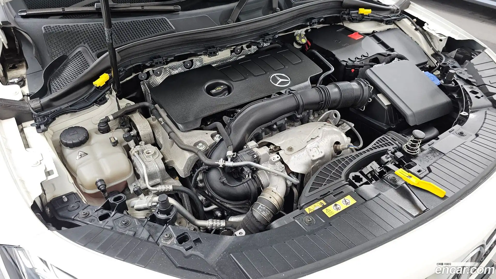GLA-Class Mercedes-Benz 2021.1-OUTER-006