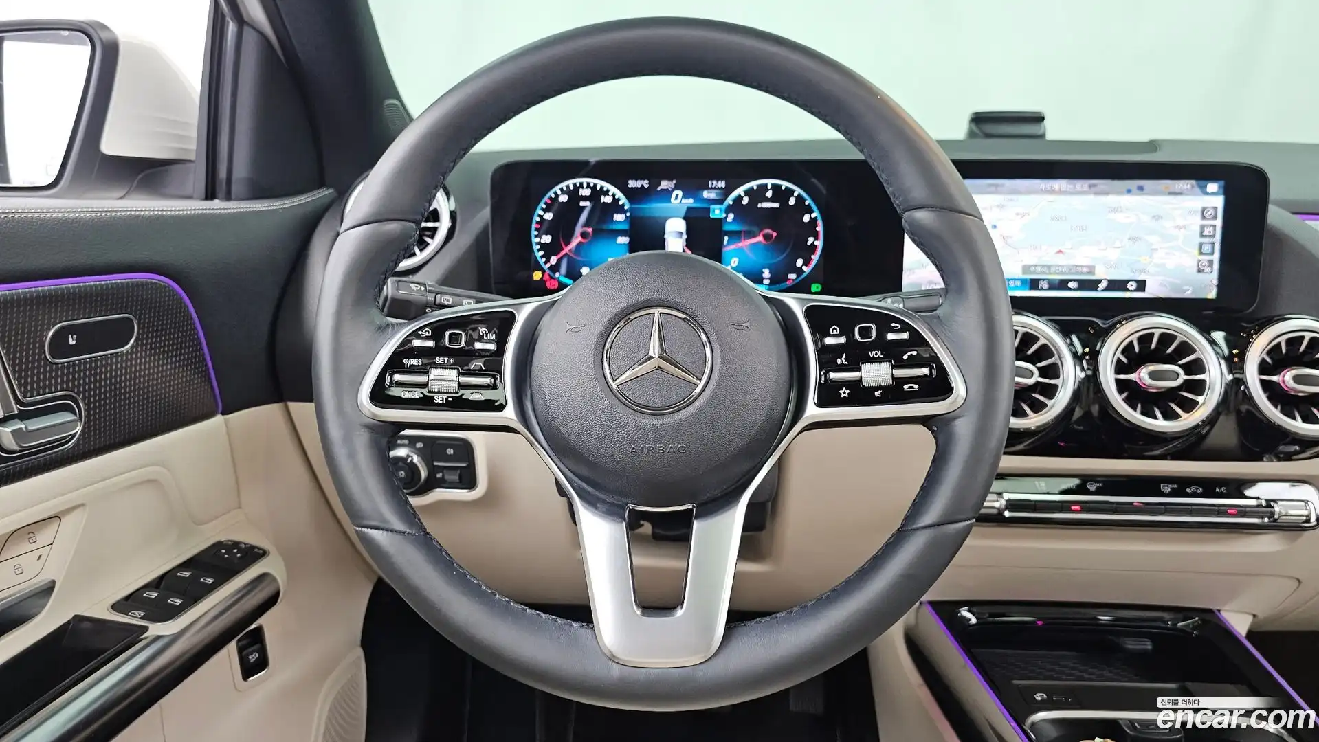 GLA-Class Mercedes-Benz 2021.1-OPTION-017