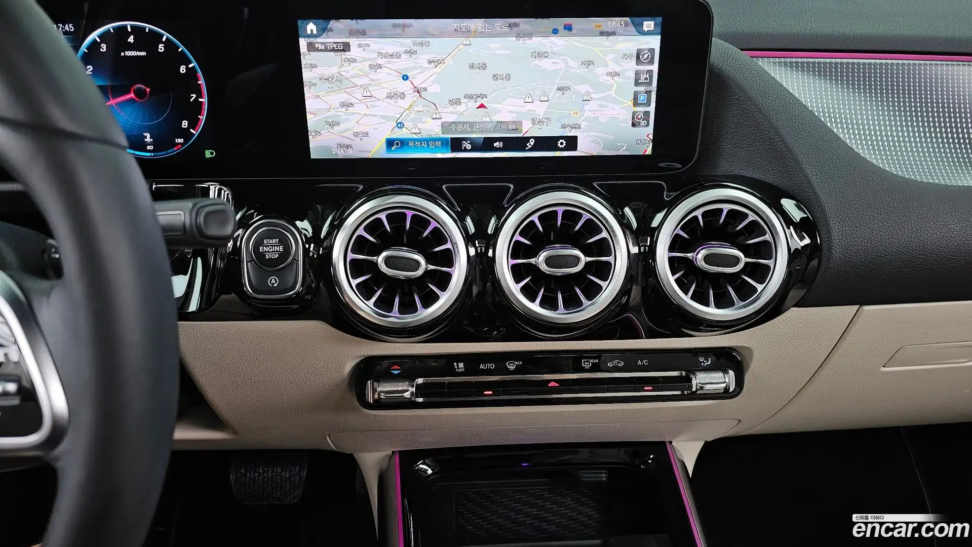 GLA-Class Mercedes-Benz 2021.1-OPTION-018