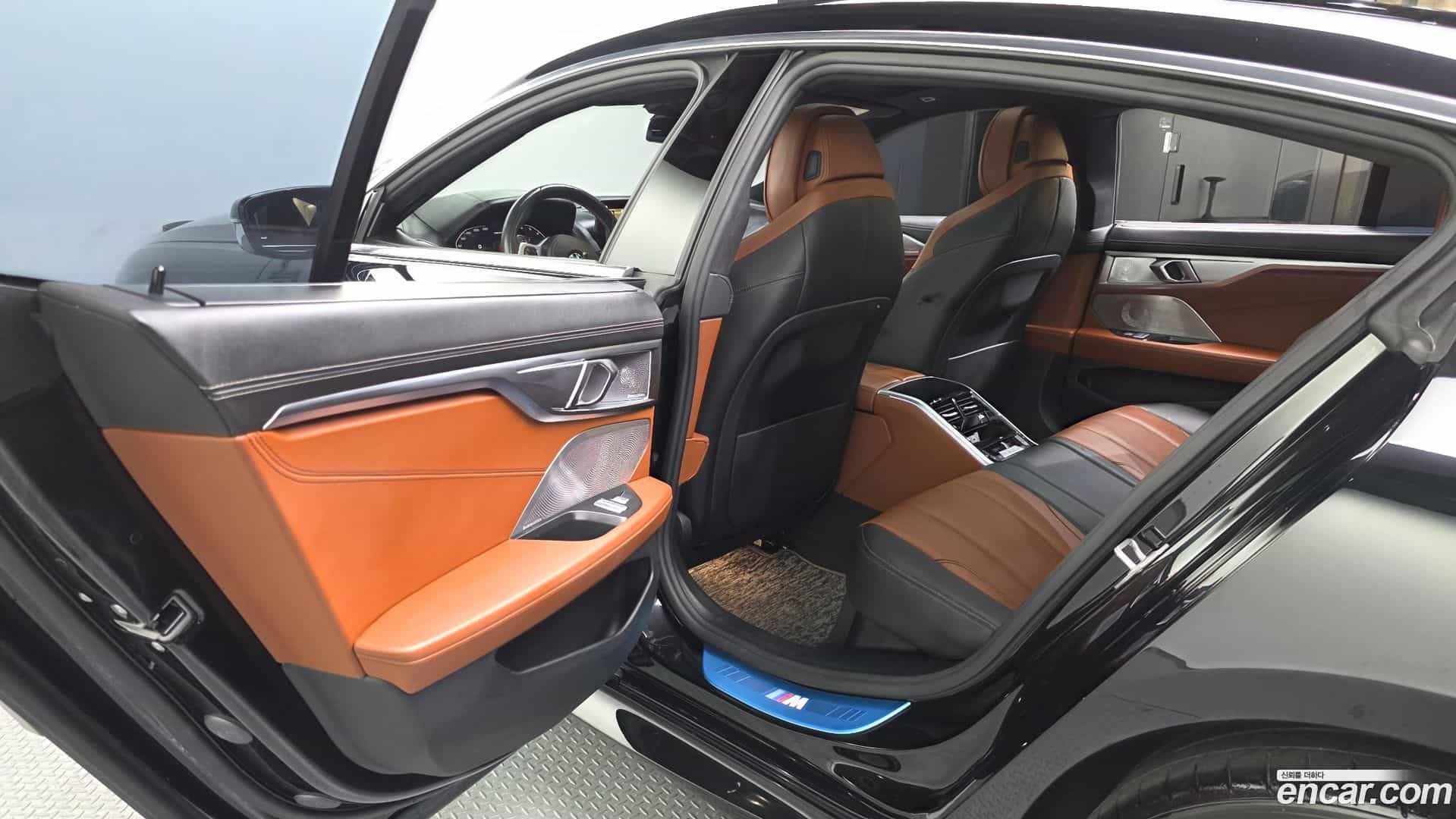 8-Series BMW 2023.4-INNER-036
