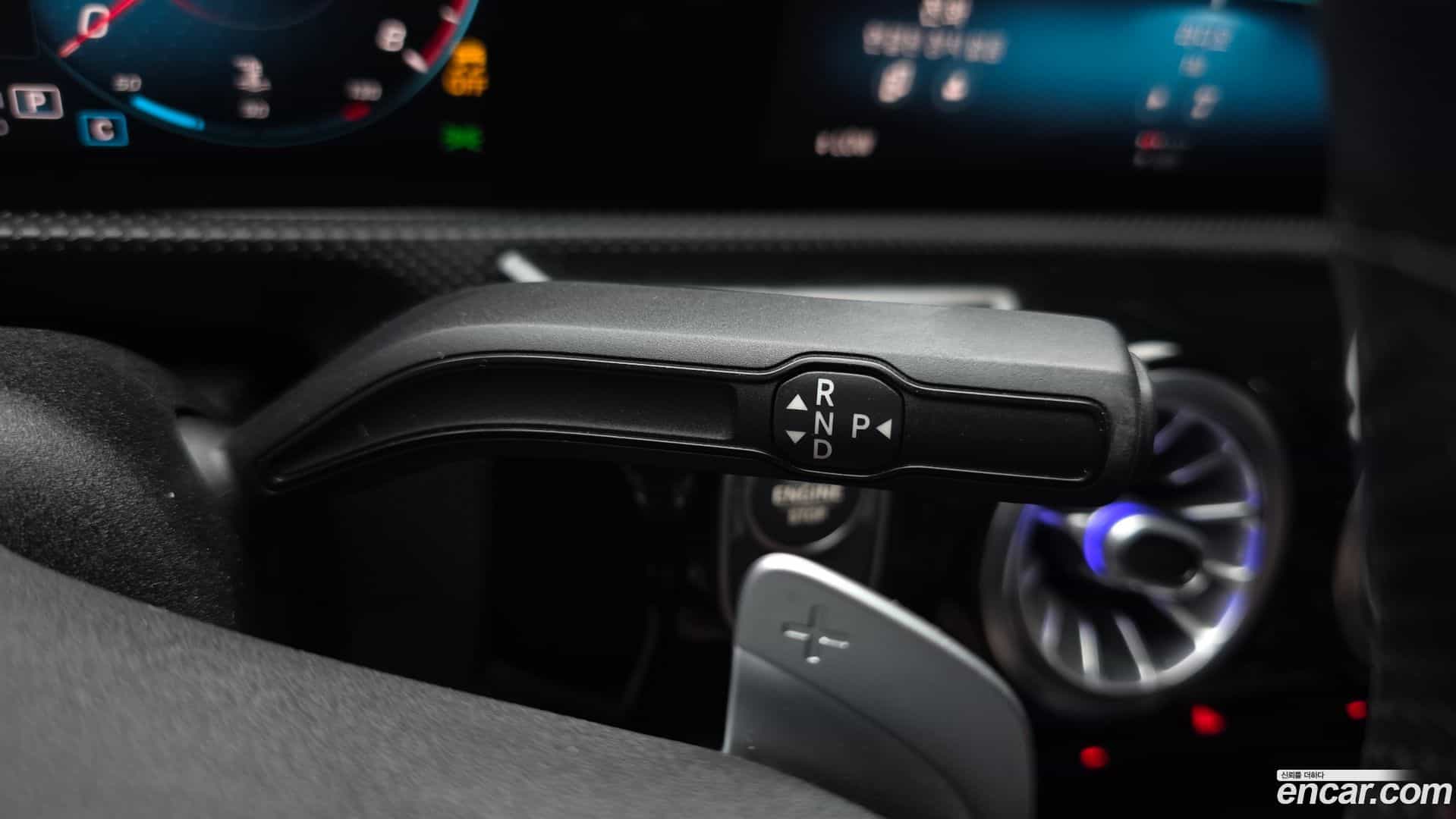 CLA-Class Mercedes-Benz 2020.2-INNER-009