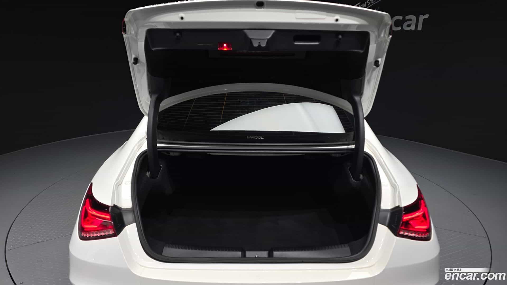 CLA-Class Mercedes-Benz 2020.2-OPTION-024