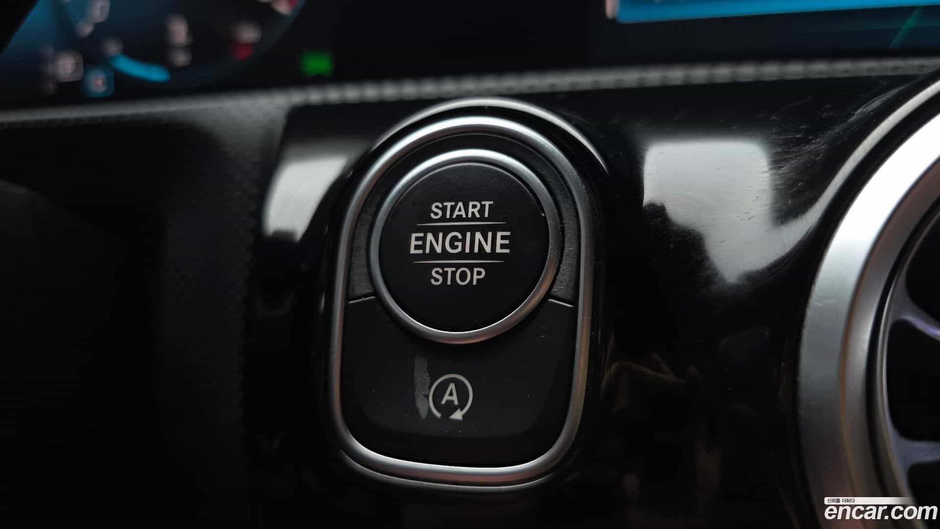 CLA-Class Mercedes-Benz 2020.2-OPTION-042