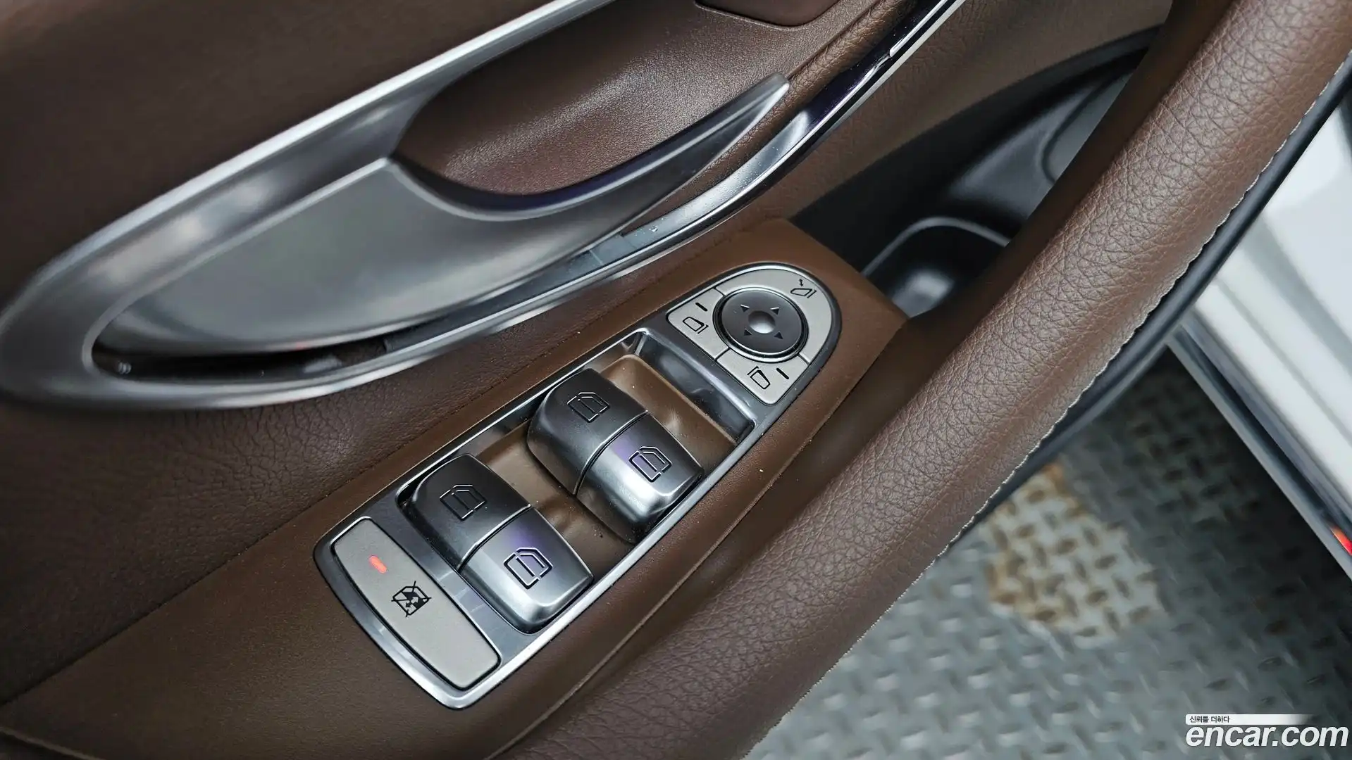 E-Class Mercedes-Benz 2018.1-OPTION-022