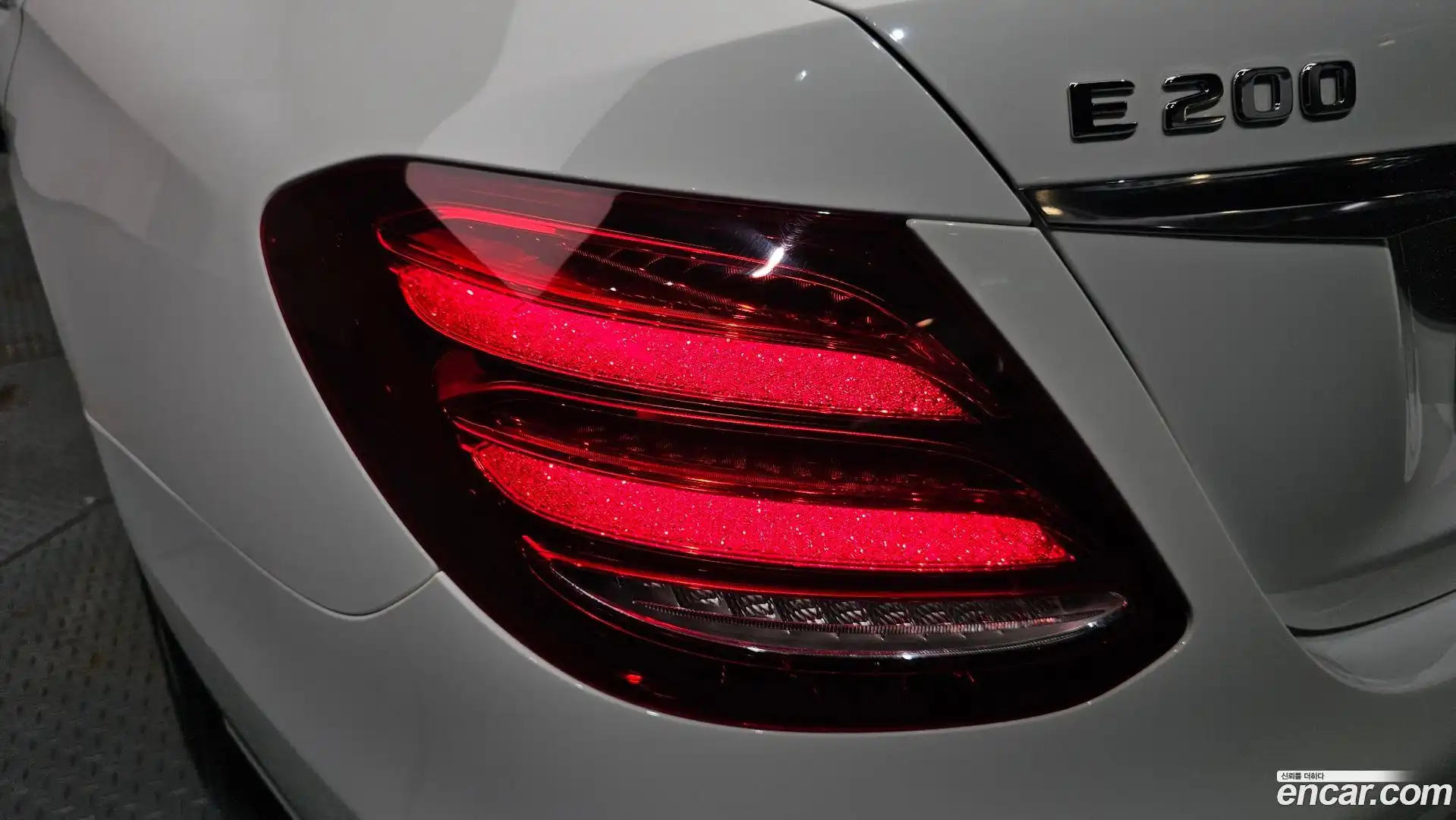 E-Class Mercedes-Benz 2018.1-OUTER-033