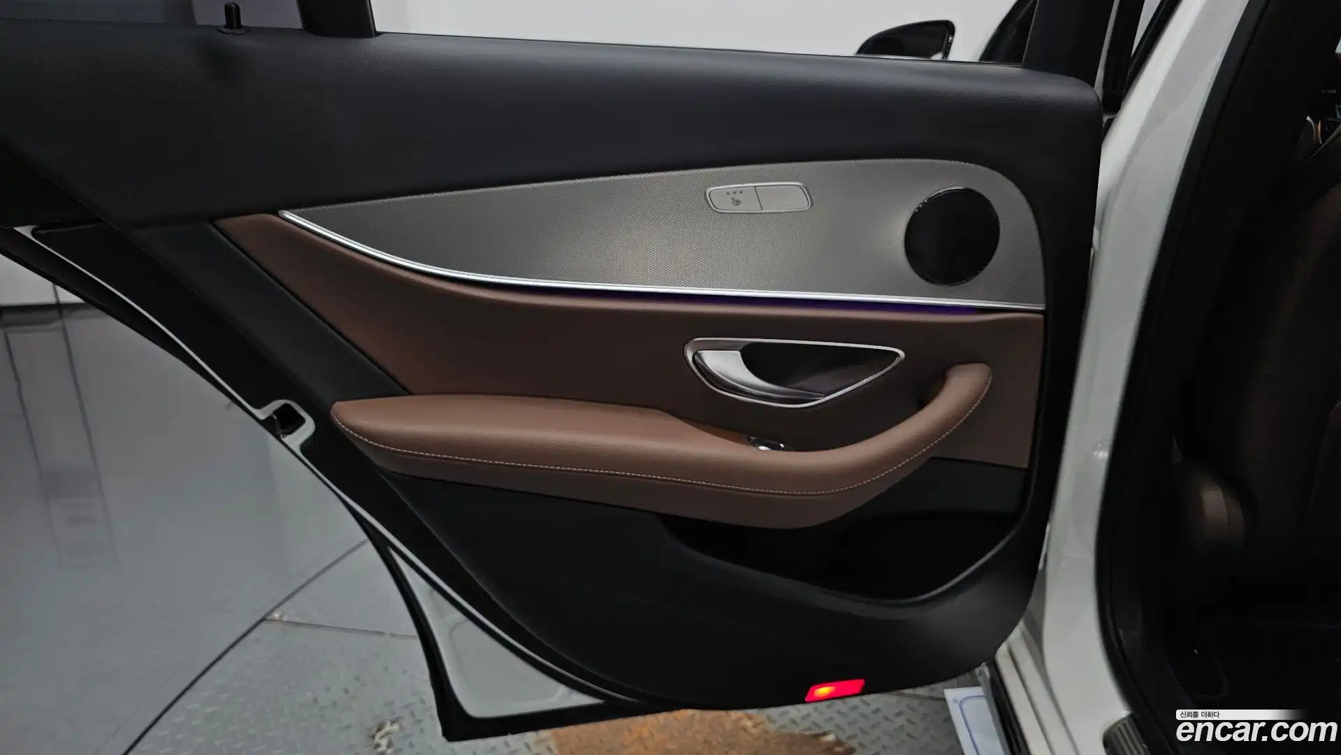E-Class Mercedes-Benz 2018.1-INNER-035