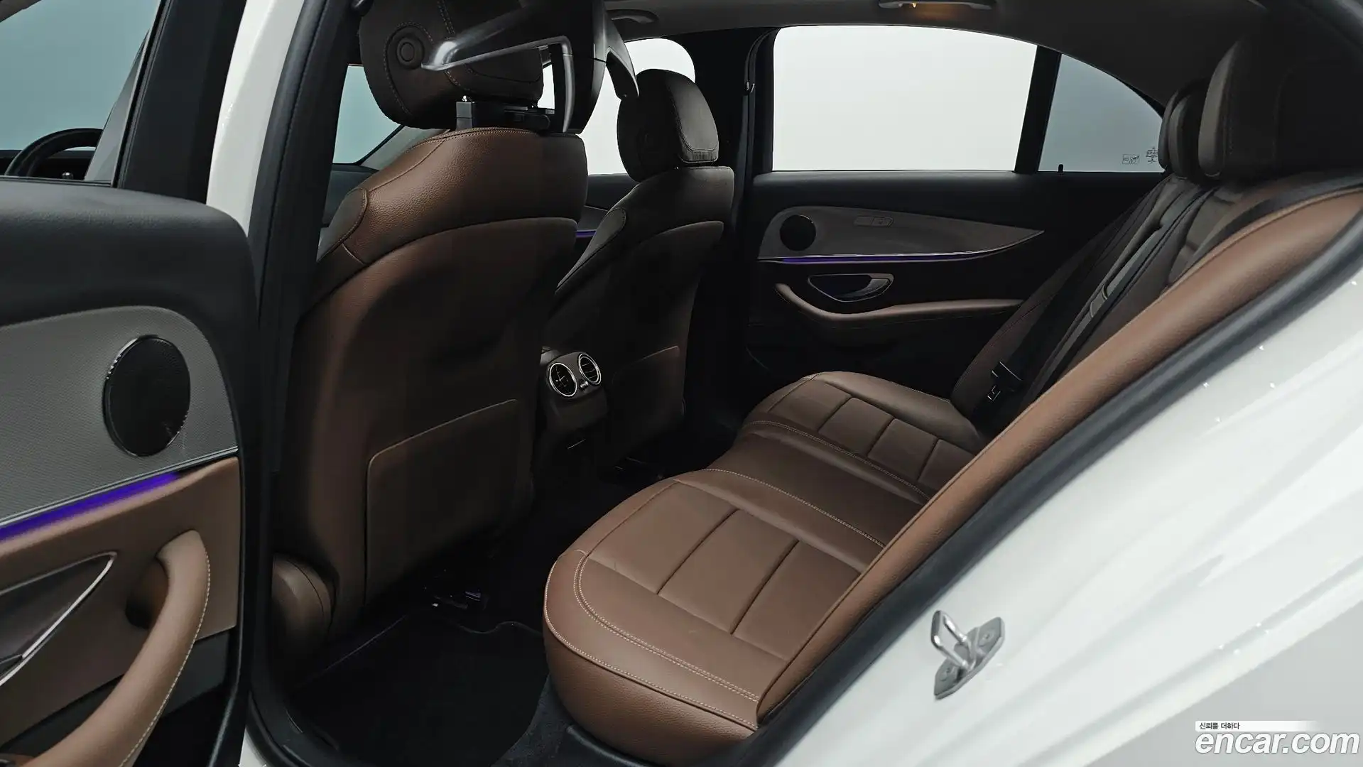 E-Class Mercedes-Benz 2018.1-INNER-036