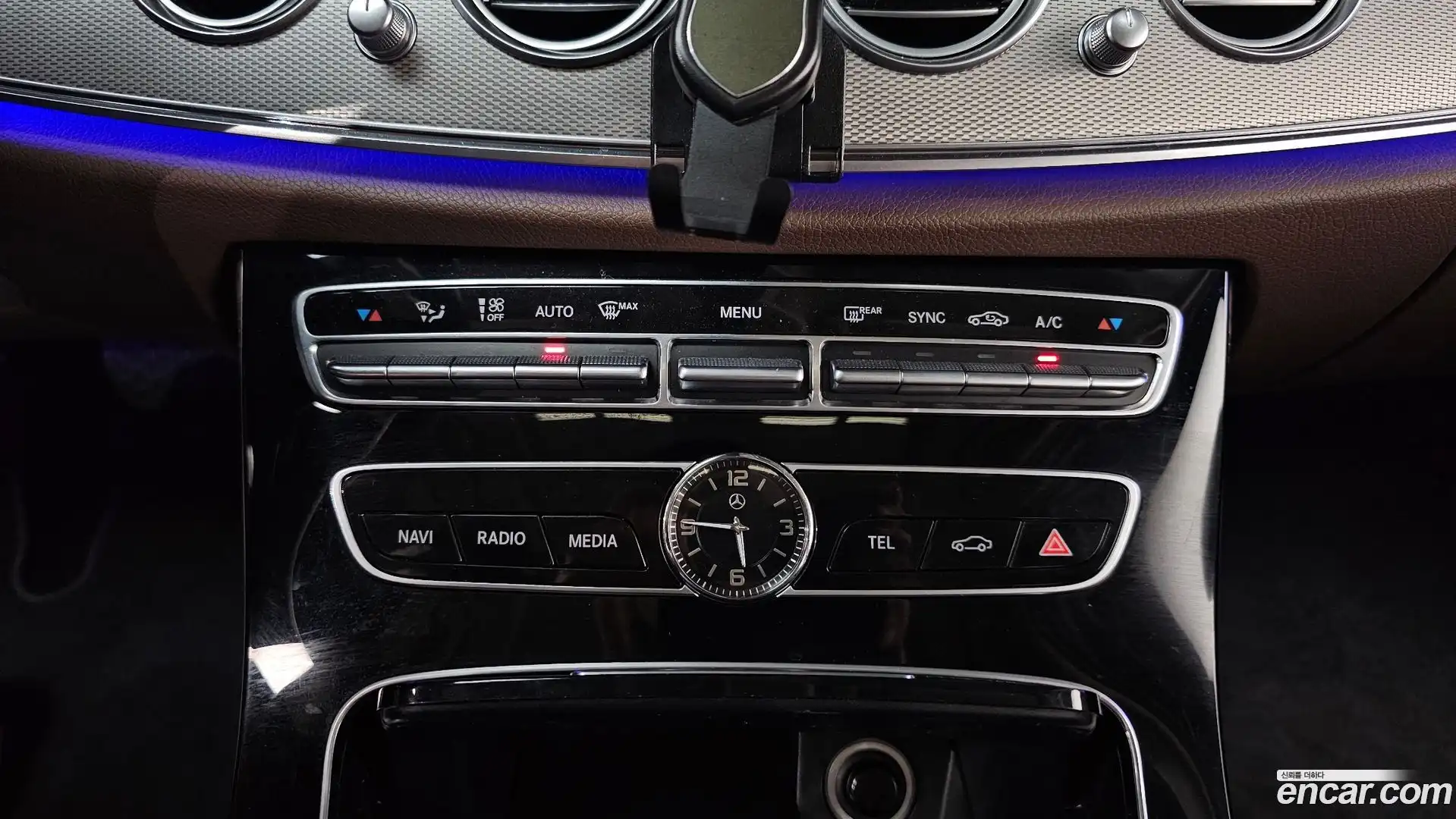 E-Class Mercedes-Benz 2018.1-OPTION-041