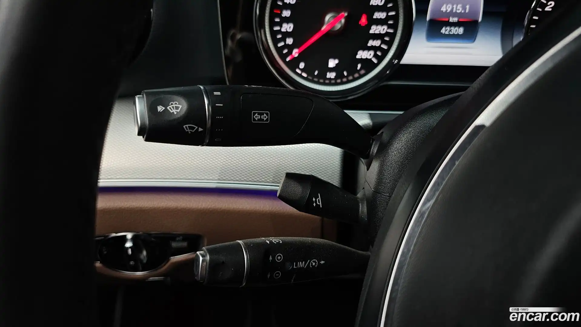 E-Class Mercedes-Benz 2018.1-OPTION-043