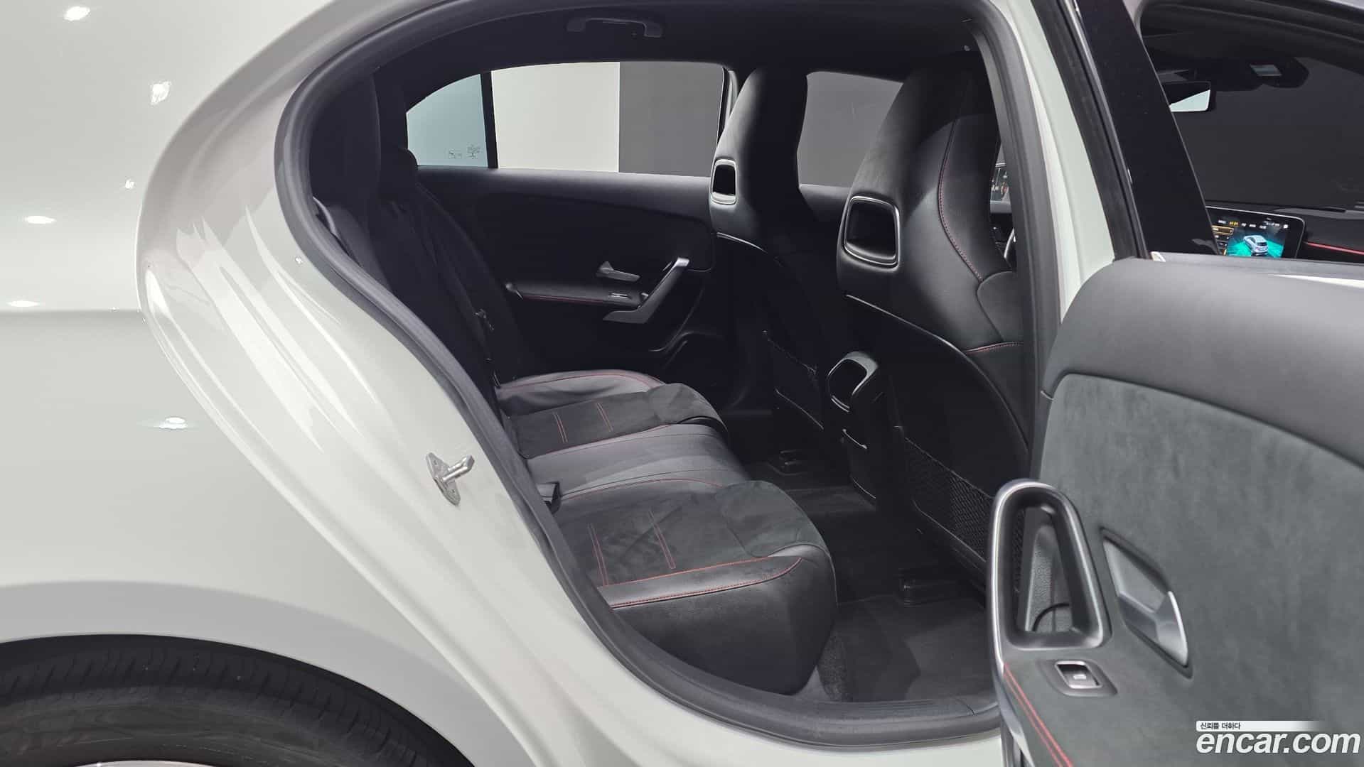 A-Class Mercedes-Benz 2020.3-OPTION-015