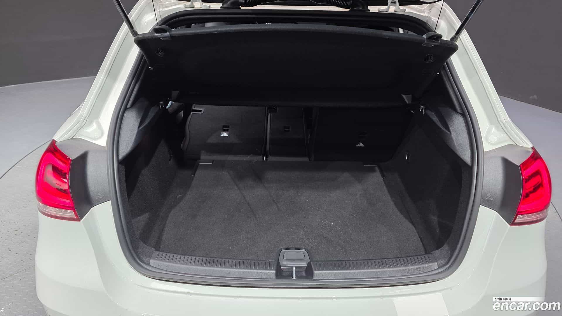 A-Class Mercedes-Benz 2020.3-OPTION-022