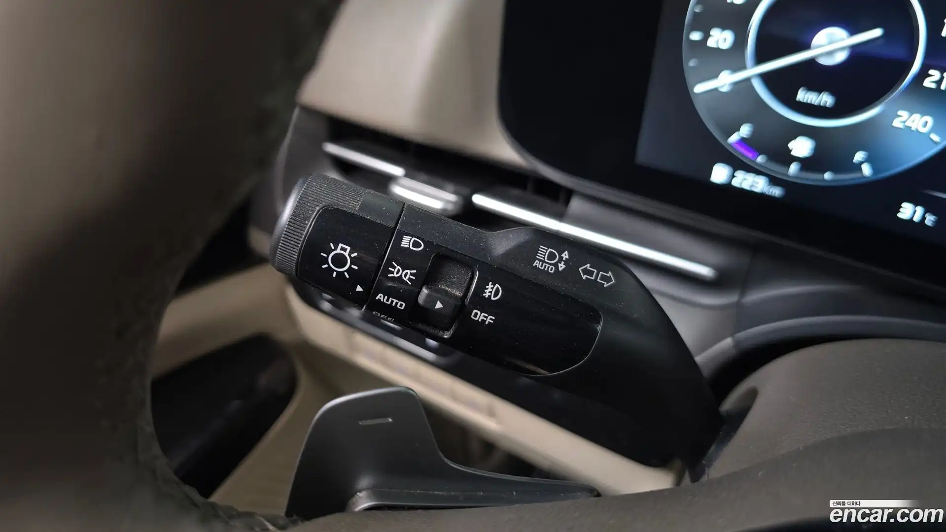 Canival Kia 2023.1-OPTION-043