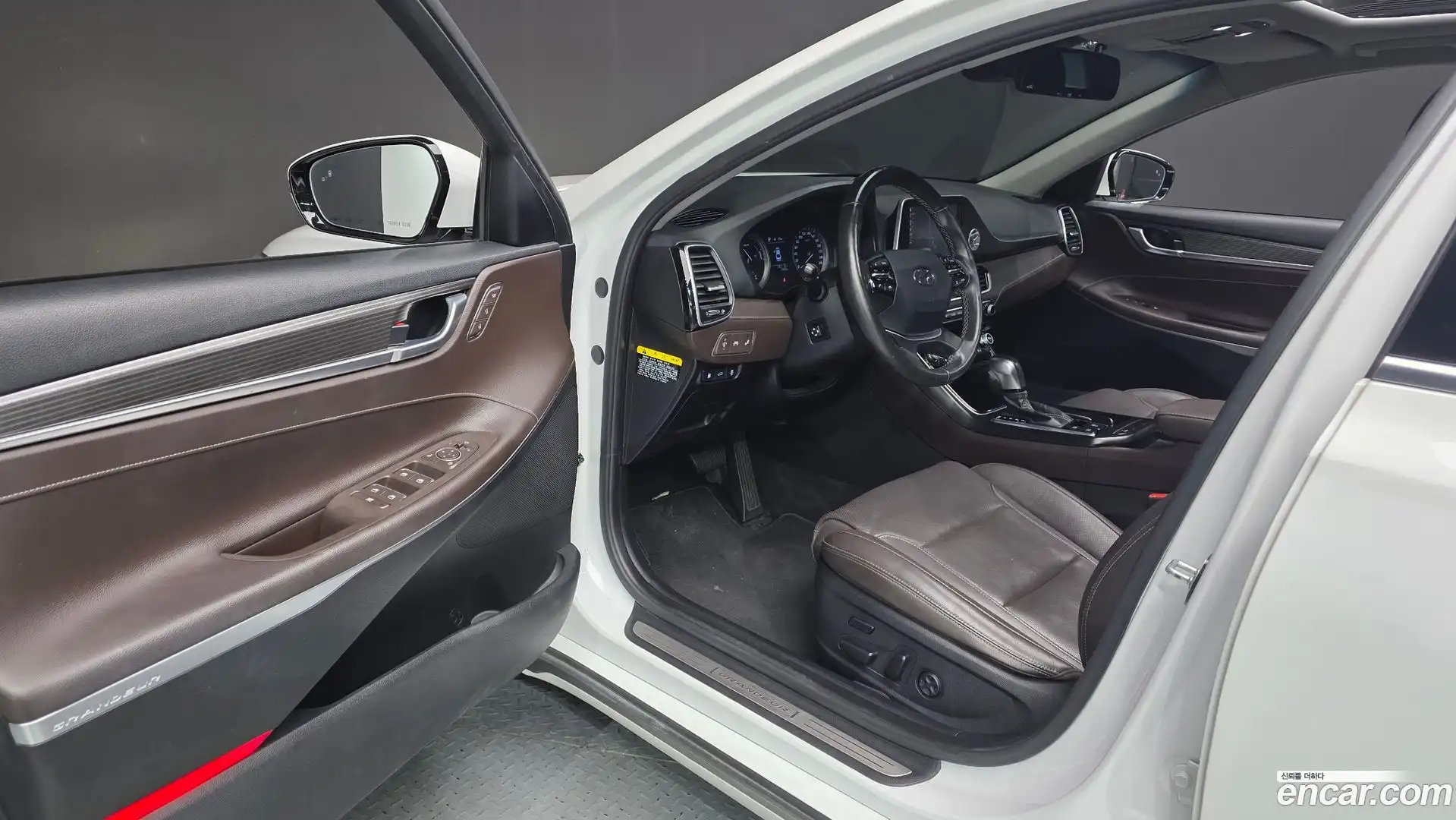 Grandeur Hyundai 2017.3-INNER-010