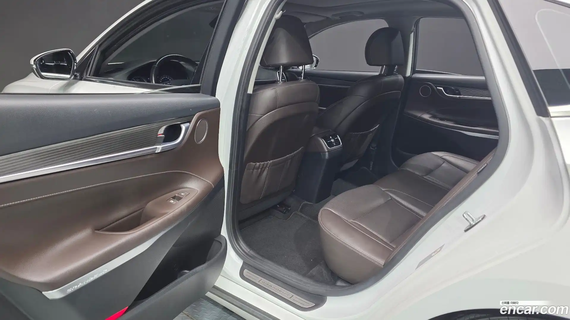 Grandeur Hyundai 2017.3-OPTION-016