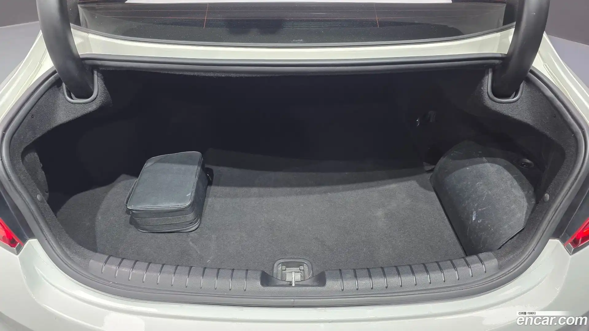 Grandeur Hyundai 2017.3-OPTION-022
