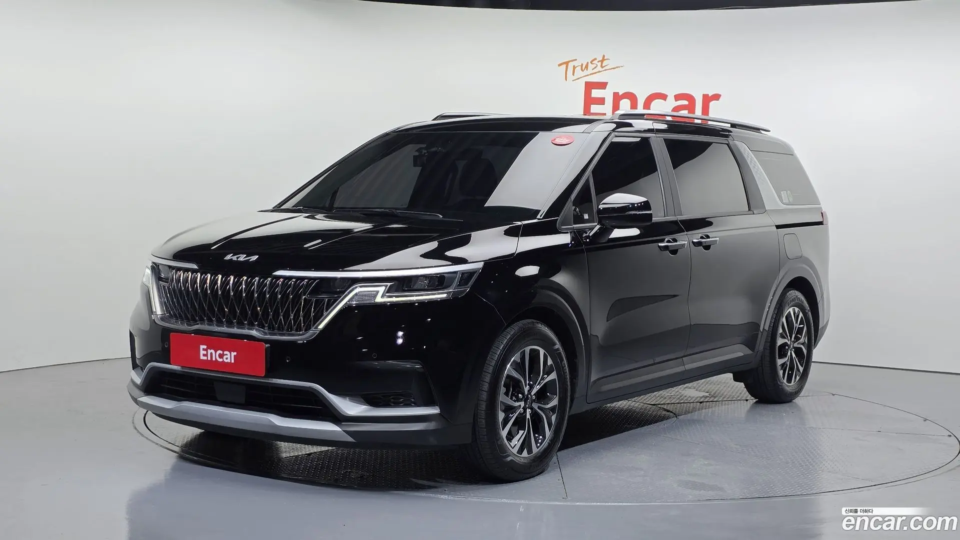 Main__Slider__Photo:Canival Kia 2023.3-0