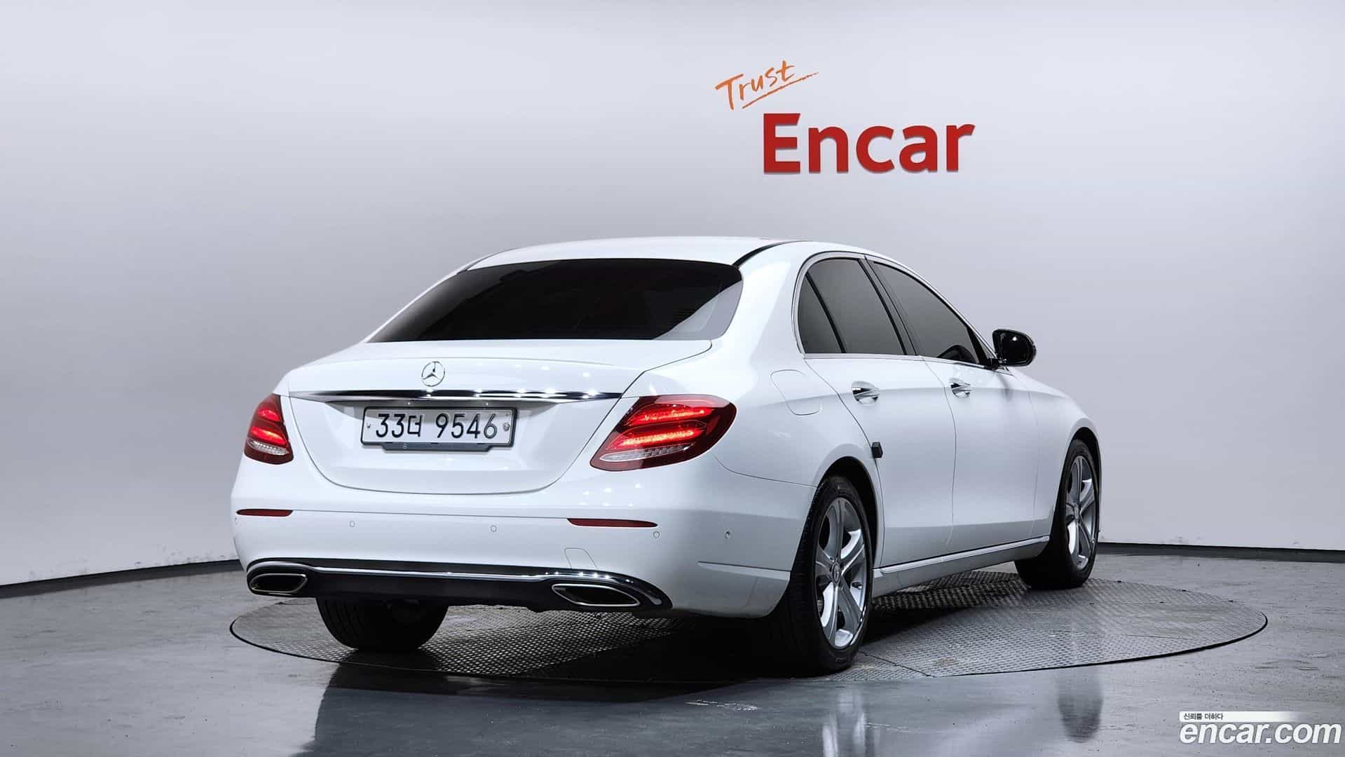 E-Class Mercedes-Benz 2017.1-OUTER-002