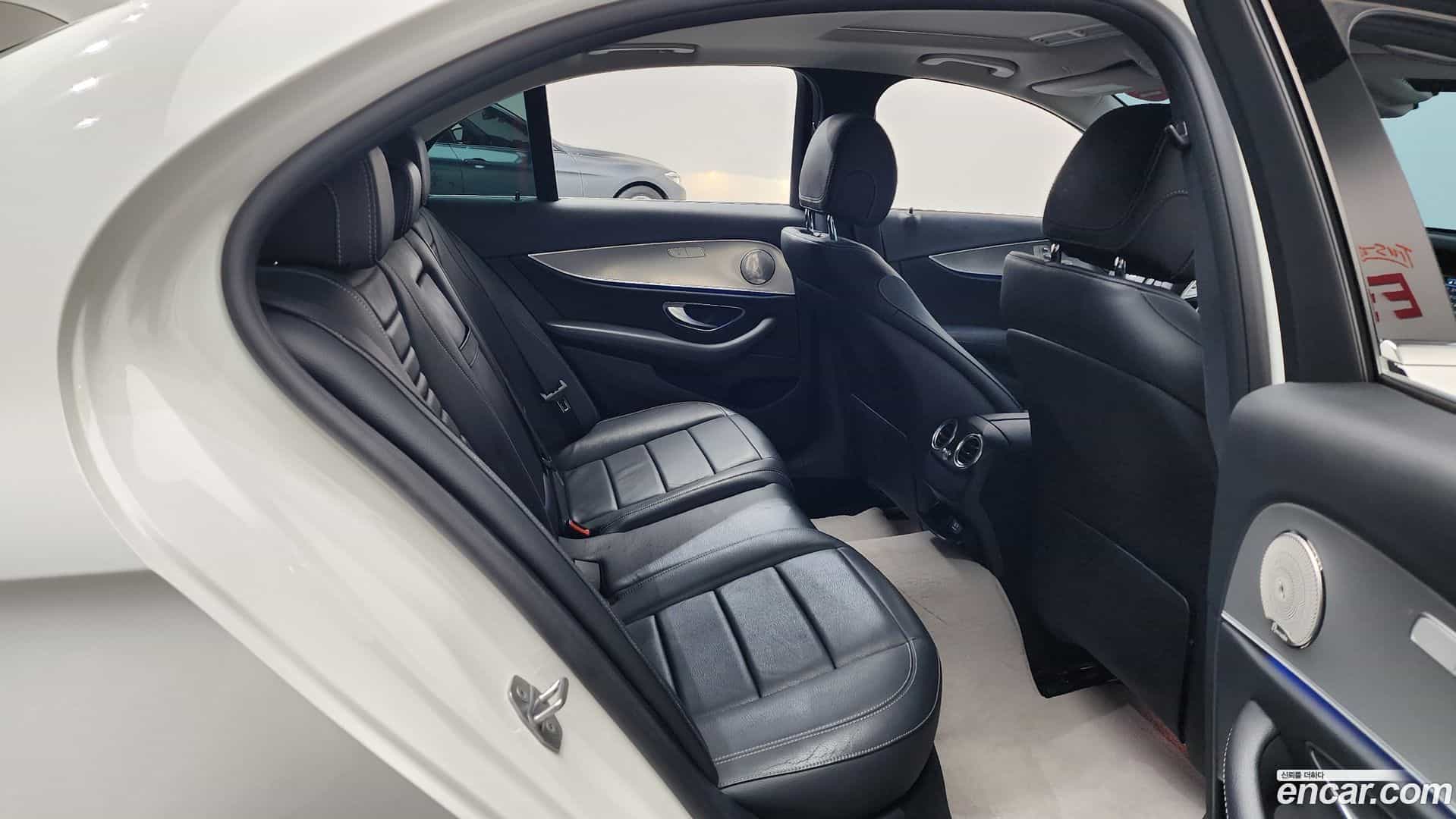 E-Class Mercedes-Benz 2017.1-OPTION-015