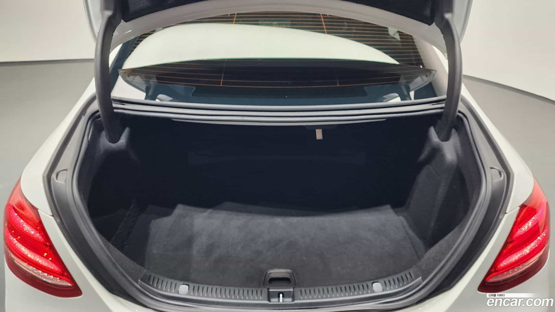 E-Class Mercedes-Benz 2017.1-OPTION-022