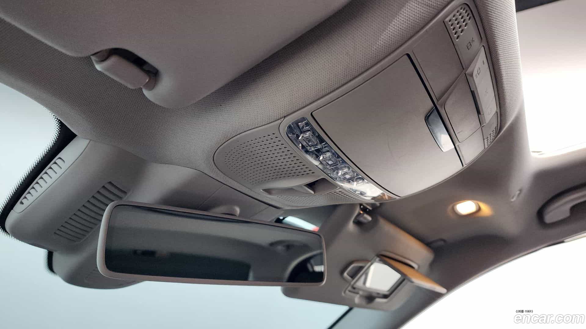 E-Class Mercedes-Benz 2017.1-OPTION-024