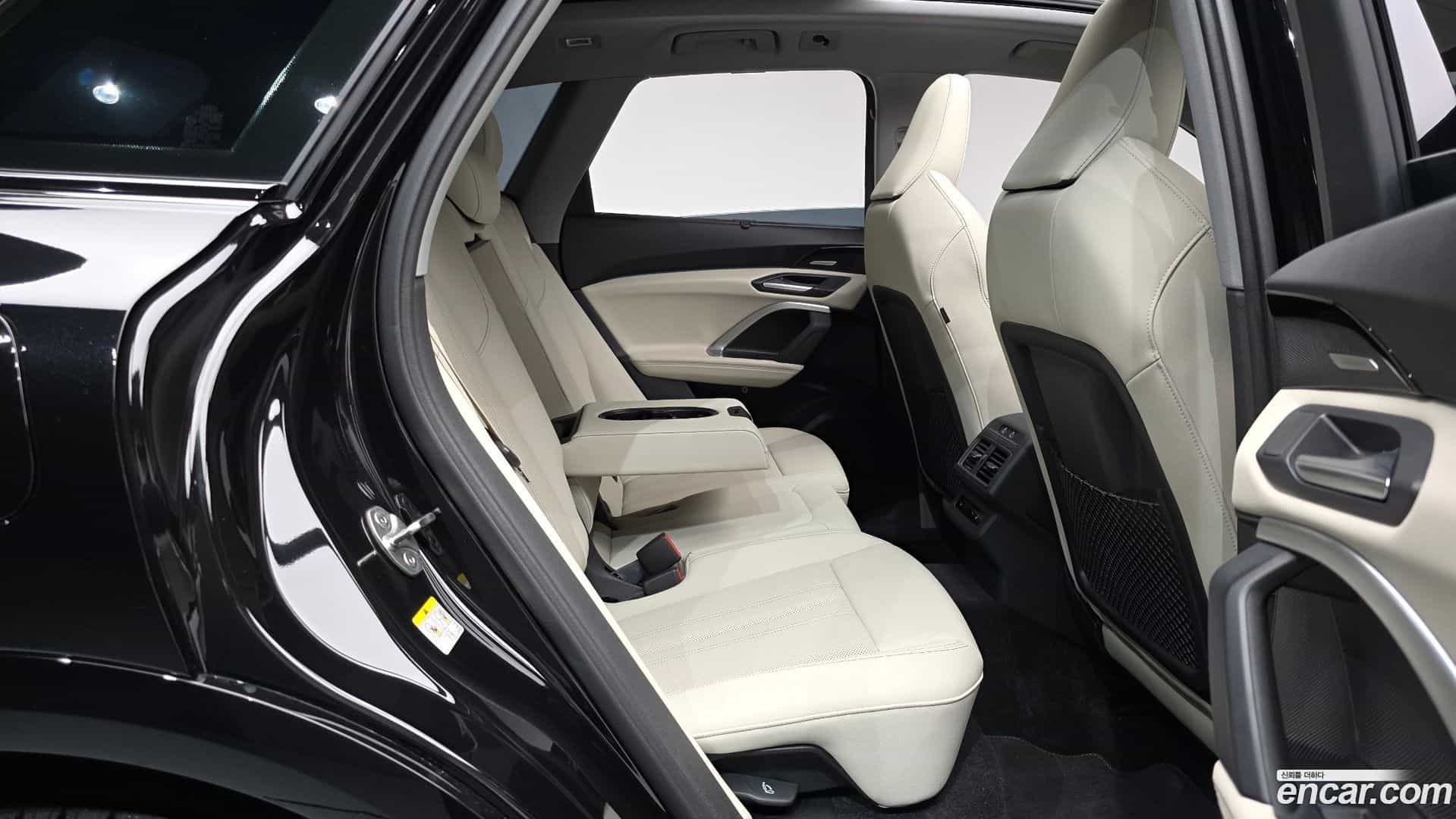 Q5 Audi 2025.11-OPTION-015
