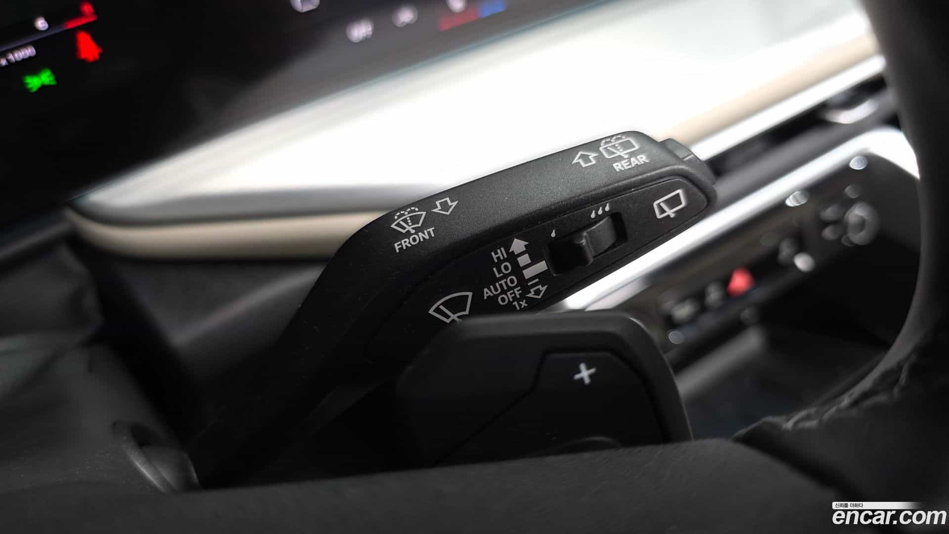 Q5 Audi 2025.11-OPTION-042