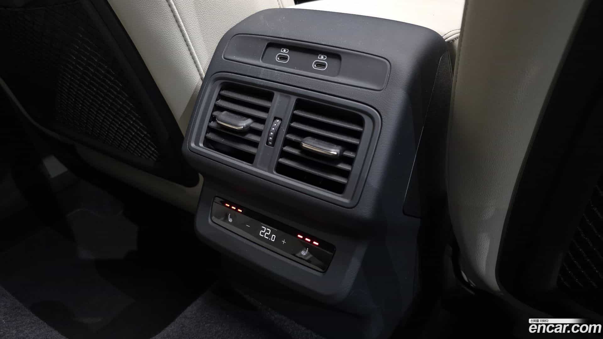 Q5 Audi 2025.11-OPTION-045