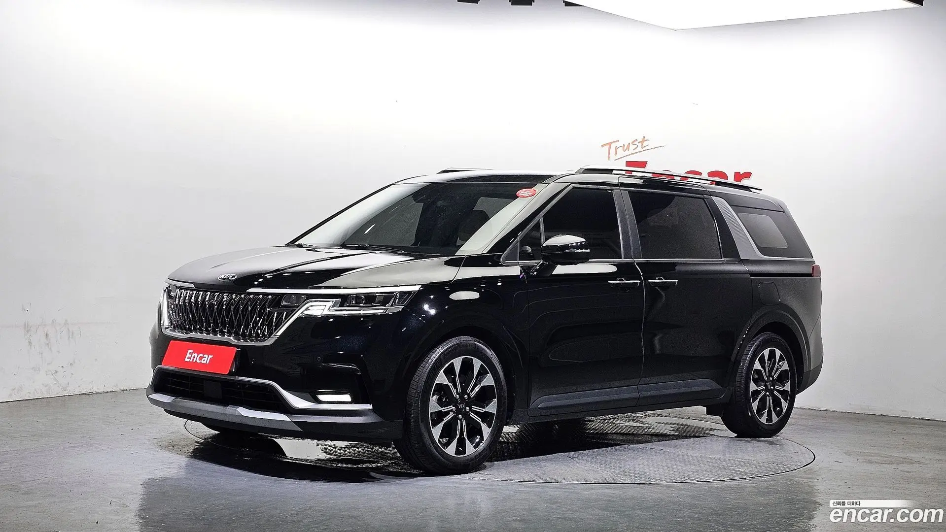 Main__Slider__Photo:Canival Kia 2021.5-0