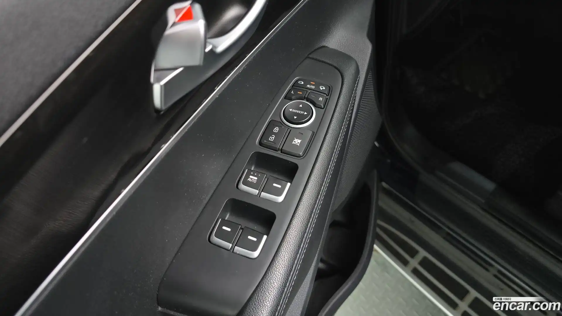 Sorento Kia 2018.0-OPTION-041