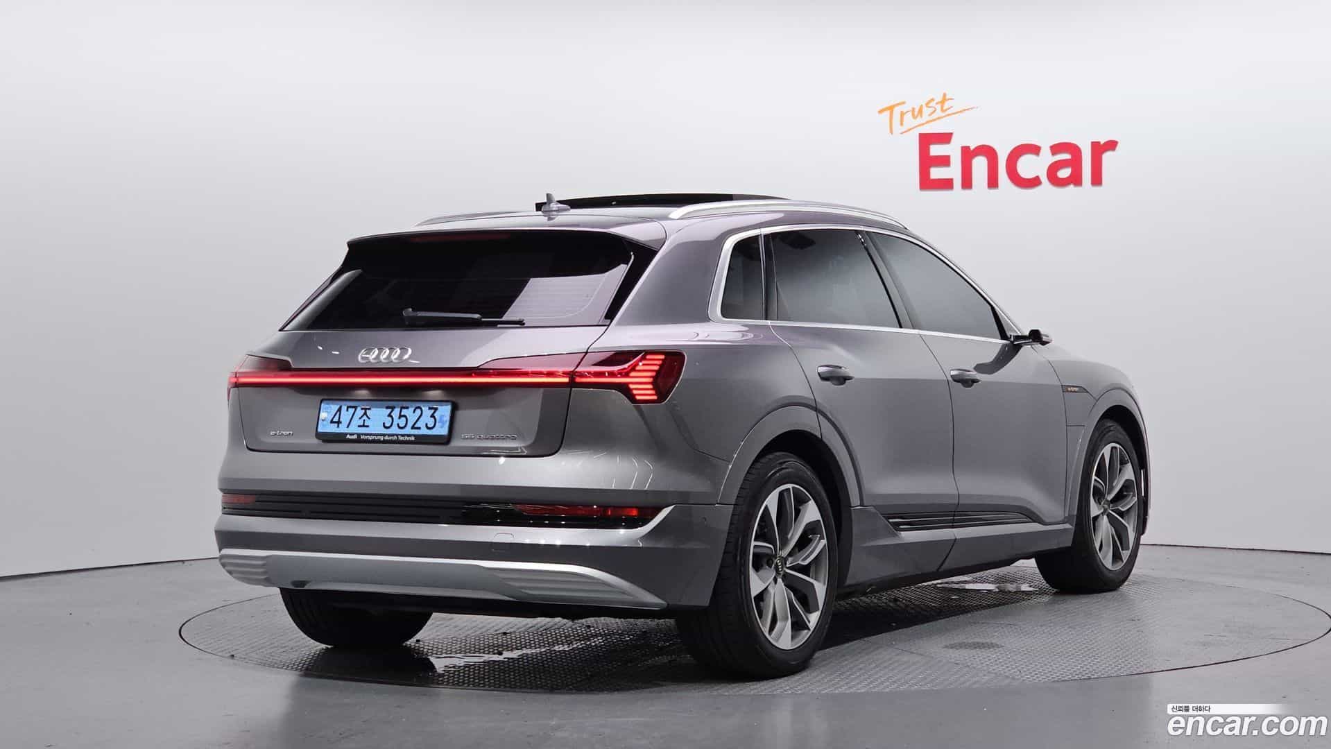 e-tron Audi 2020.11-OUTER-002