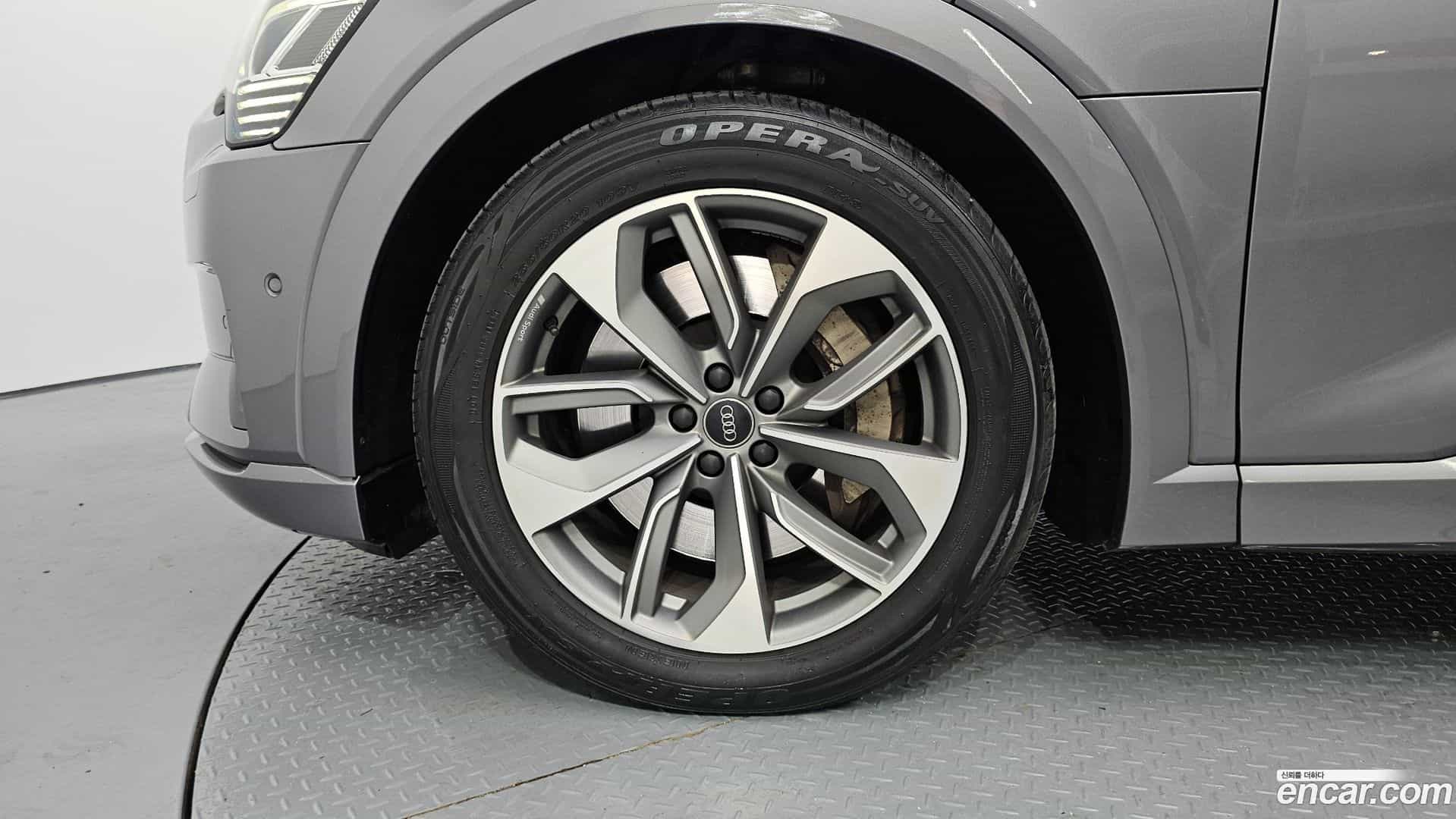 e-tron Audi 2020.11-OUTER-005