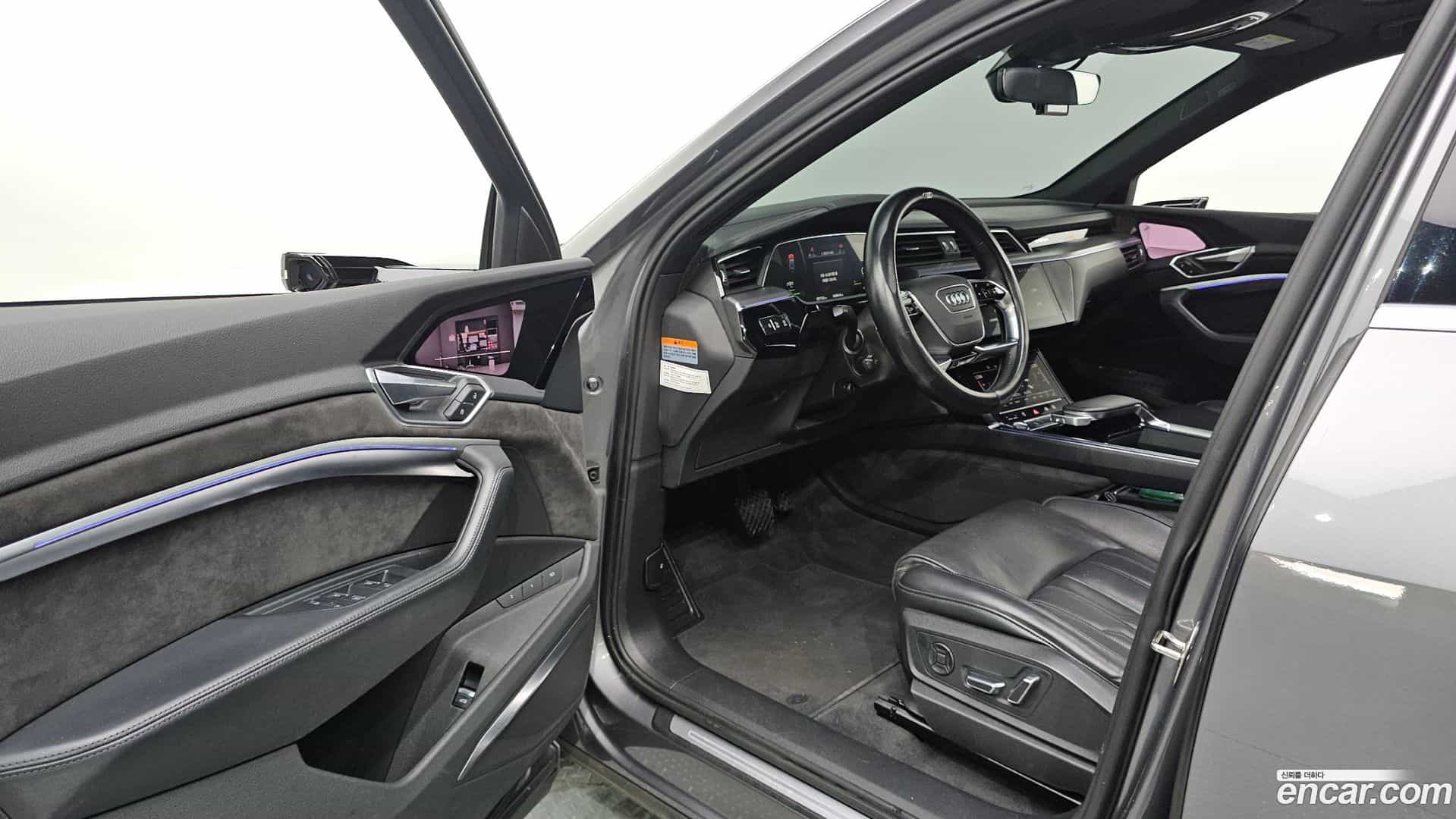 e-tron Audi 2020.11-INNER-010