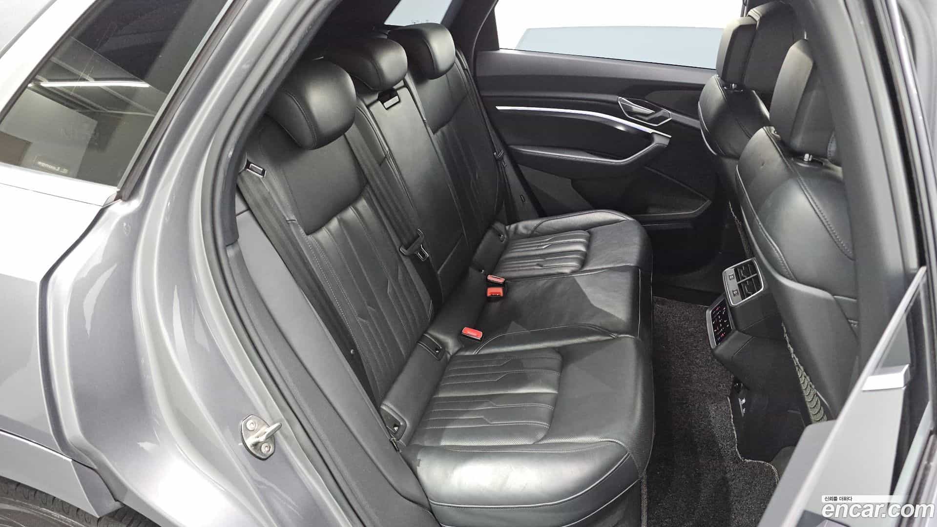 e-tron Audi 2020.11-OPTION-015