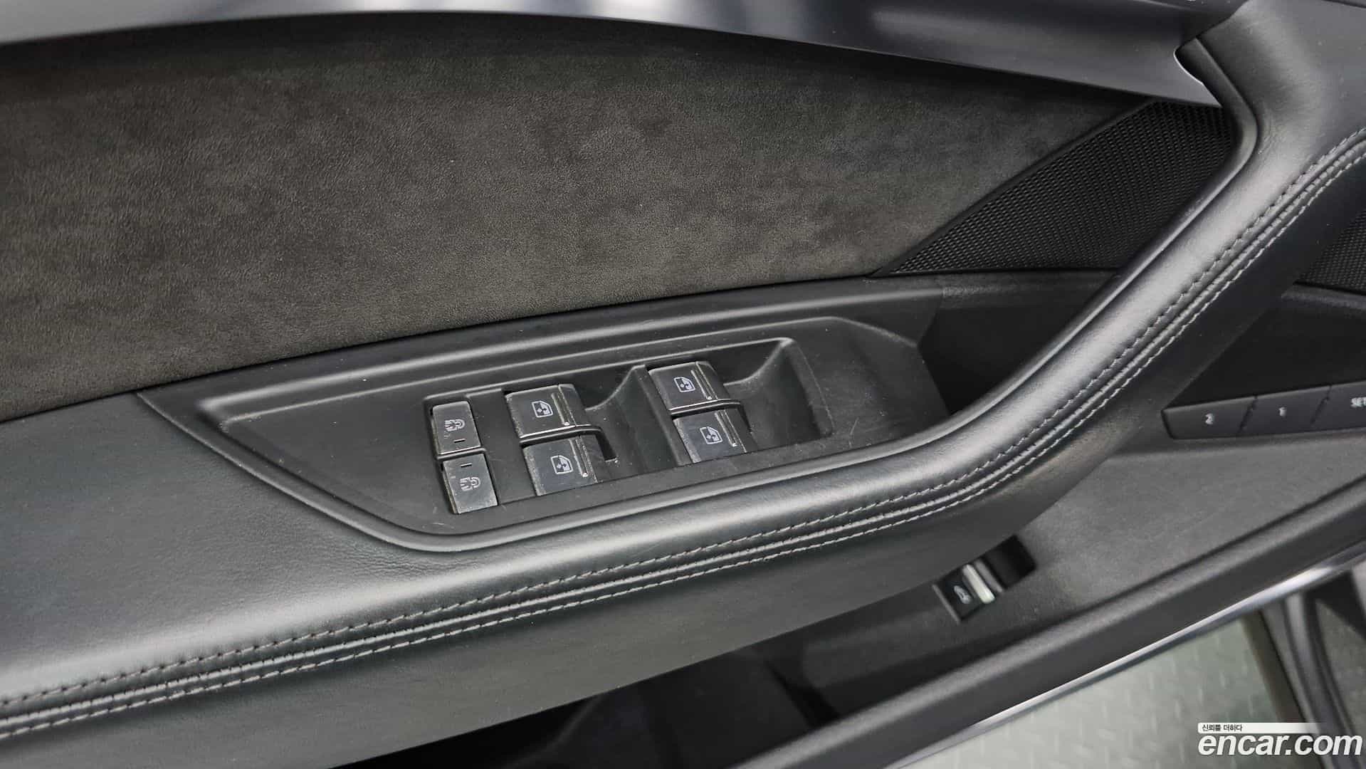 e-tron Audi 2020.11-OPTION-021