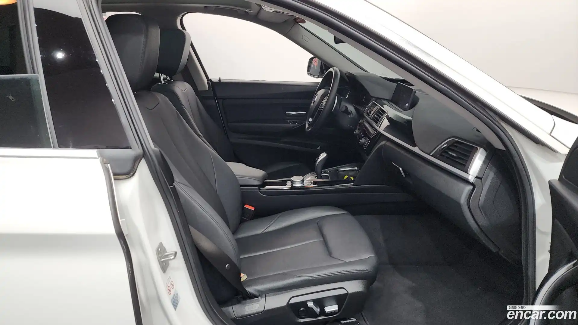 Gran Turismo BMW 2020.6-INNER-036