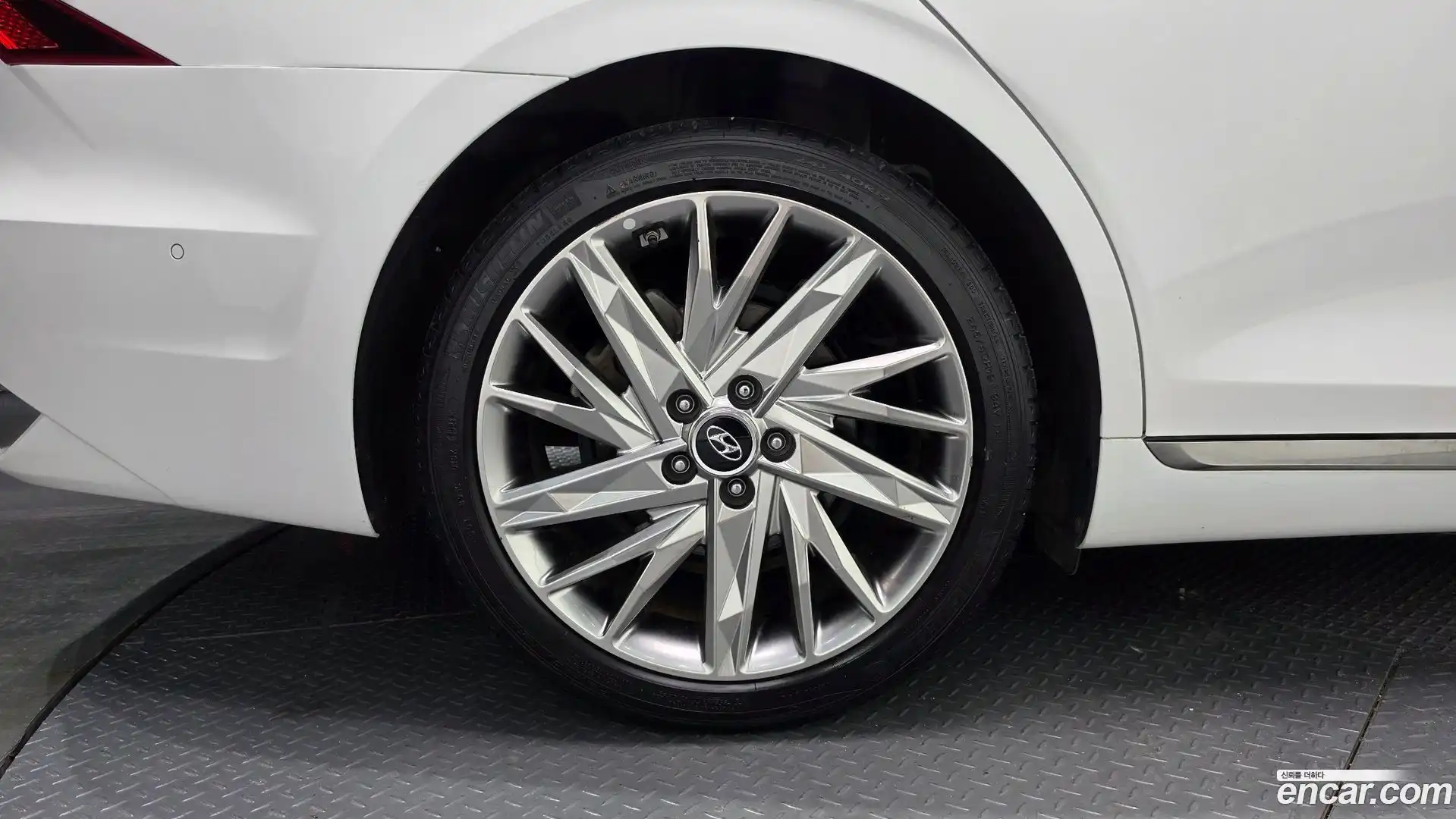Grandeur Hyundai 2022.3-OUTER-005