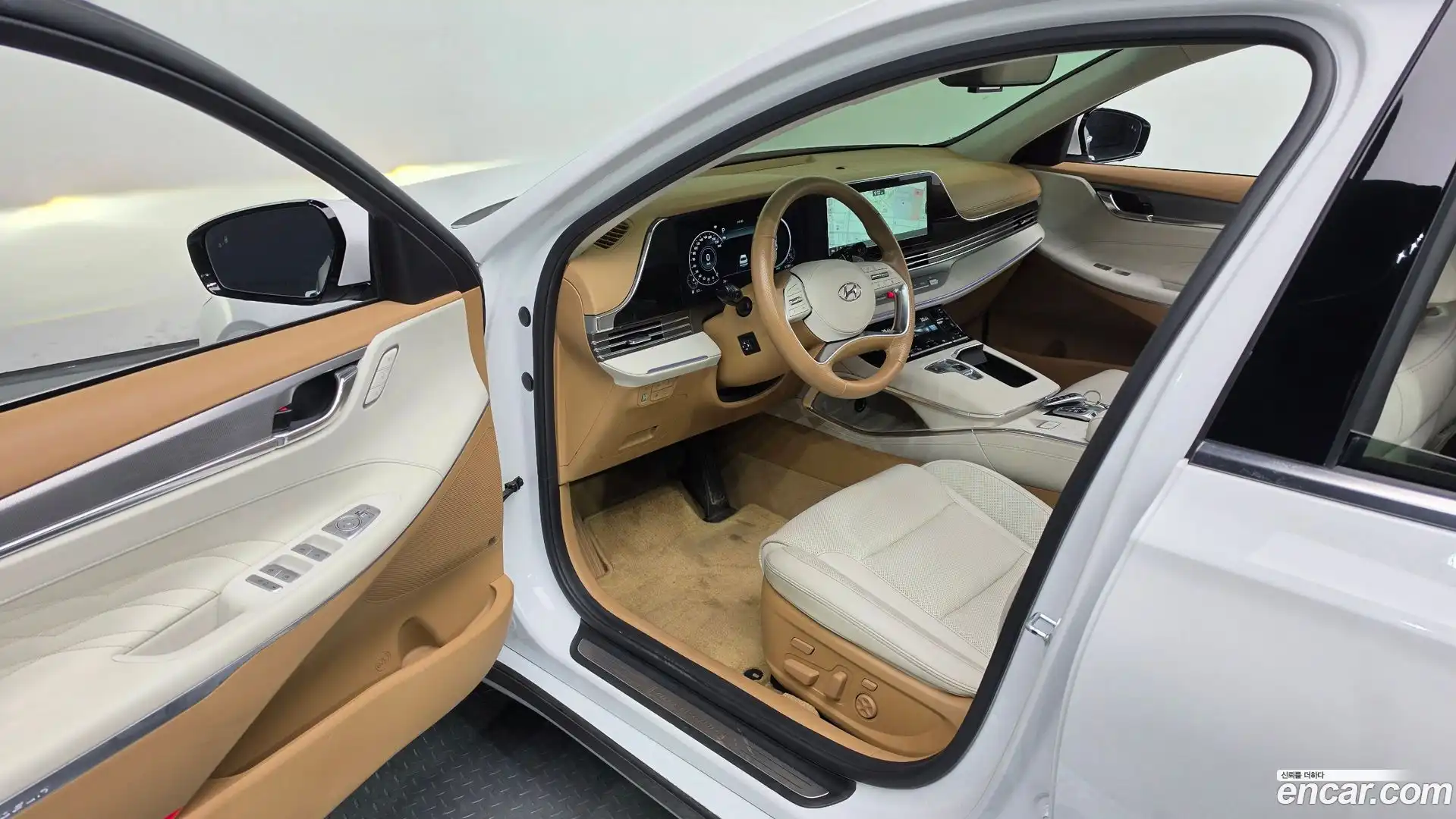 Grandeur Hyundai 2022.3-INNER-010