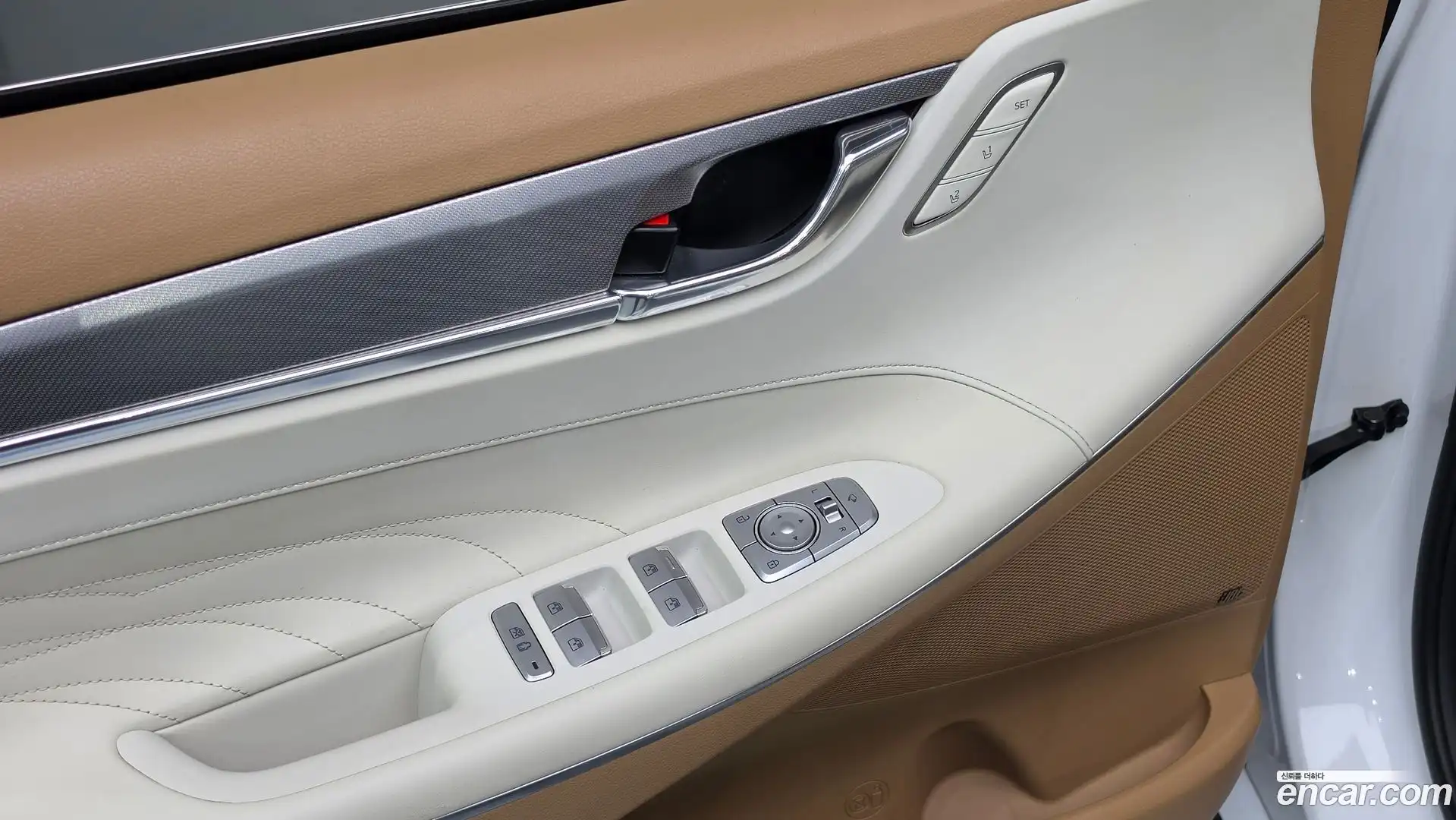 Grandeur Hyundai 2022.3-OPTION-024