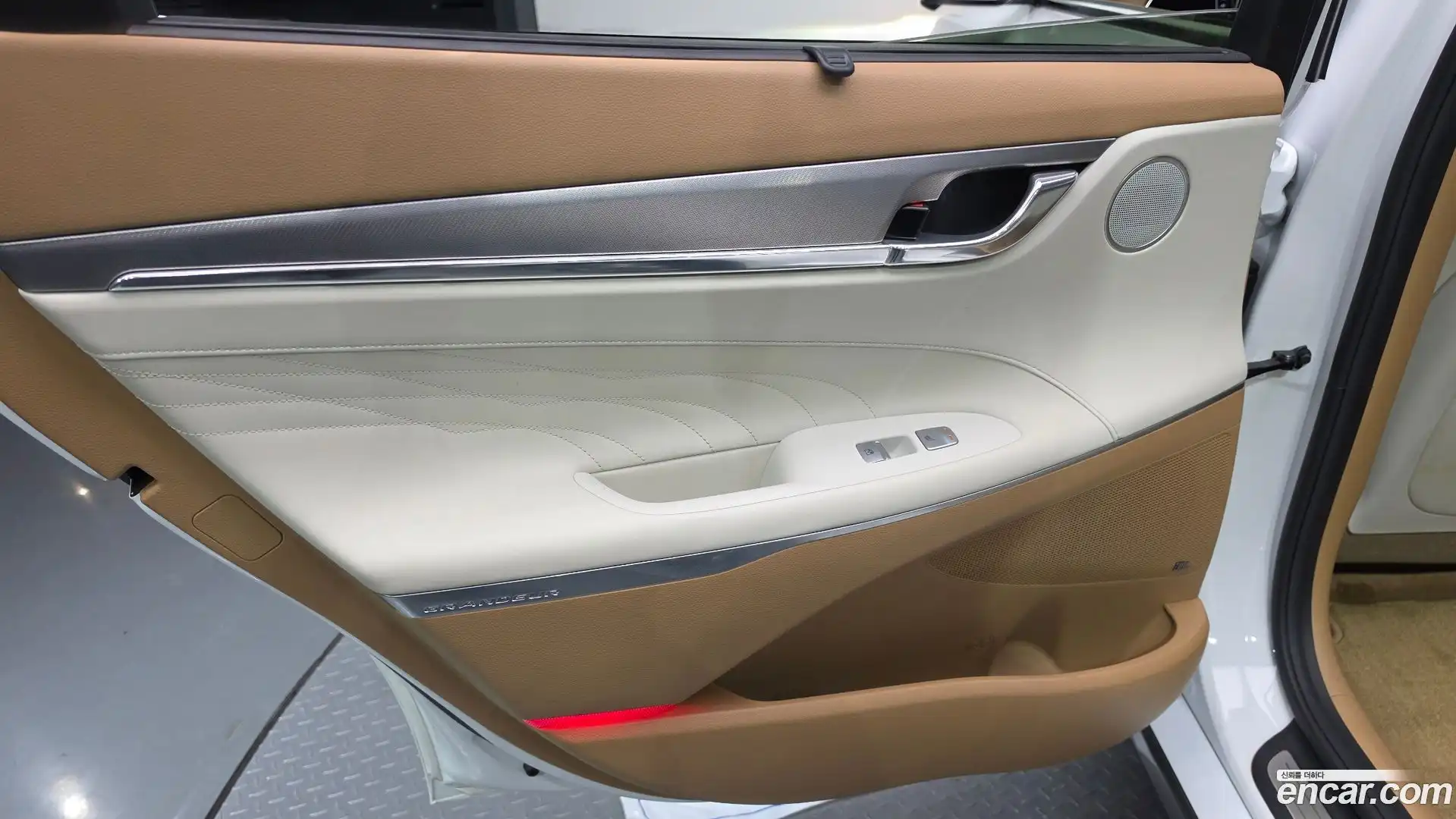 Grandeur Hyundai 2022.3-INNER-035