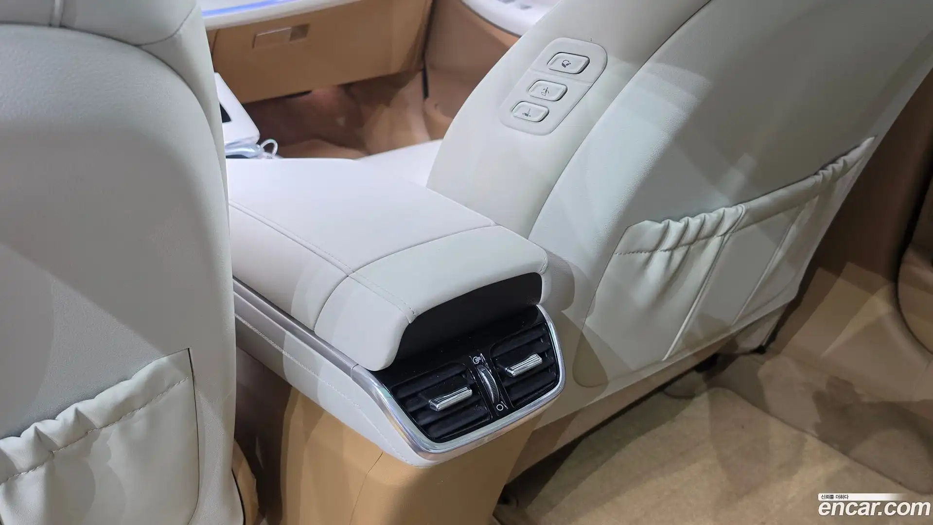 Grandeur Hyundai 2022.3-OPTION-045