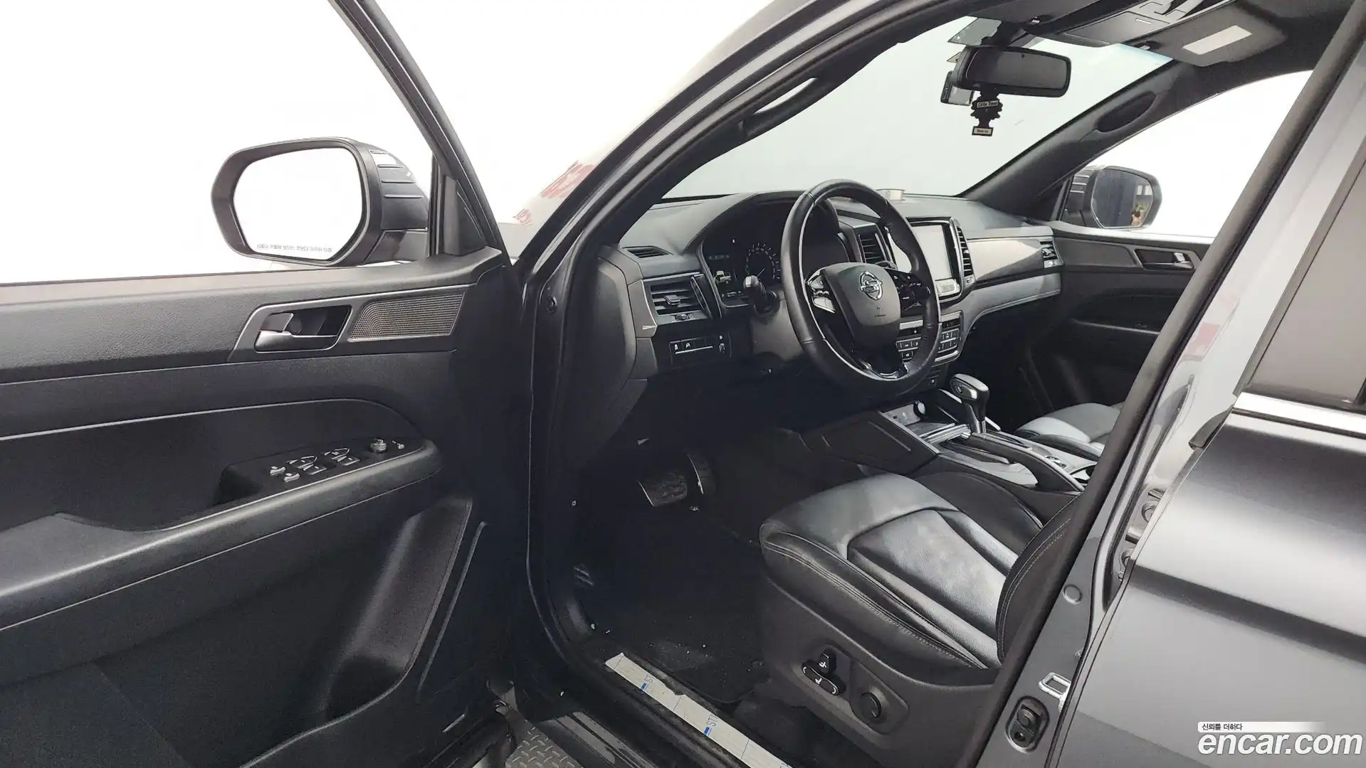 Rexton KG Mobility 2021.5-INNER-010