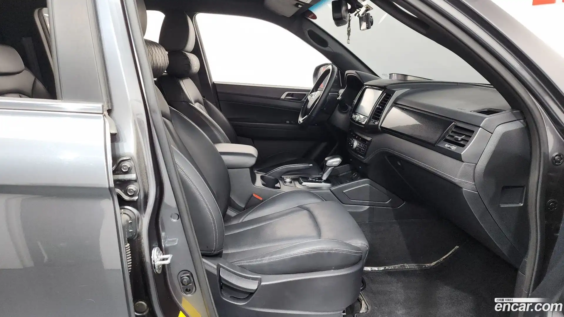 Rexton KG Mobility 2021.5-INNER-036