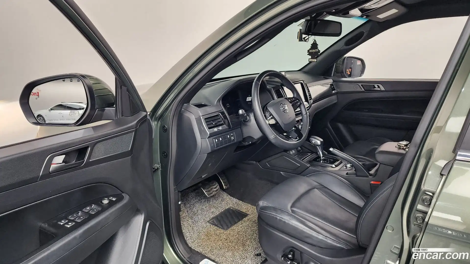 Rexton KG Mobility 2022.0-INNER-010
