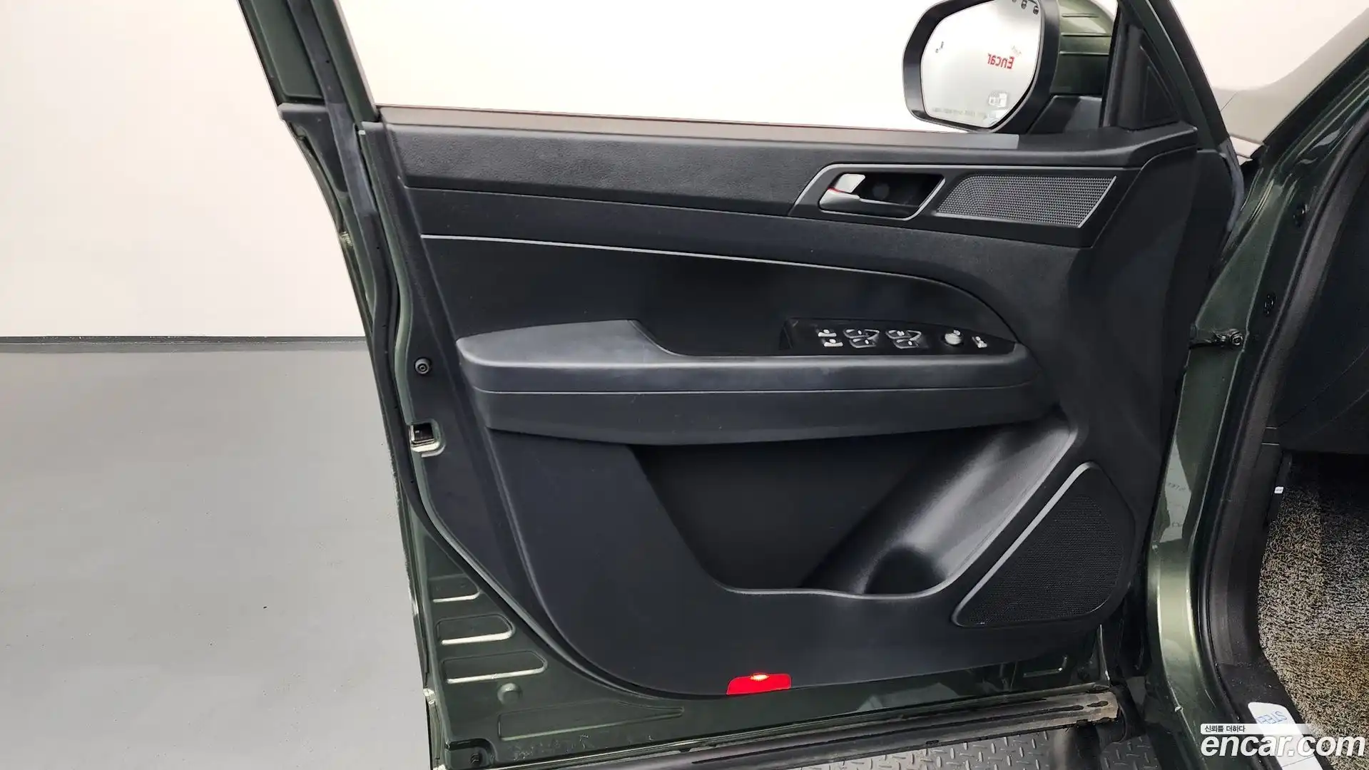Rexton KG Mobility 2022.0-INNER-034