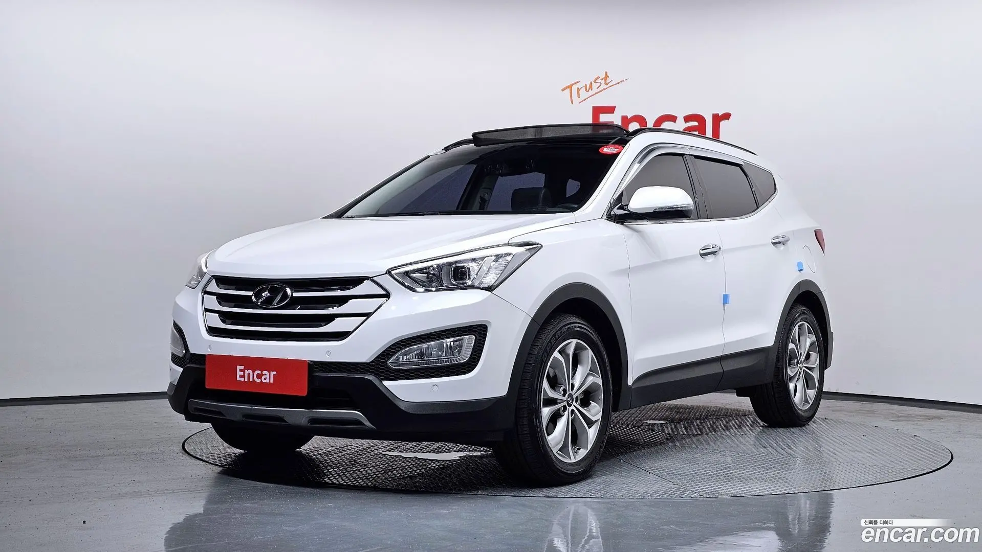 Main__Slider__Photo:Santafe Hyundai 2015.6-0