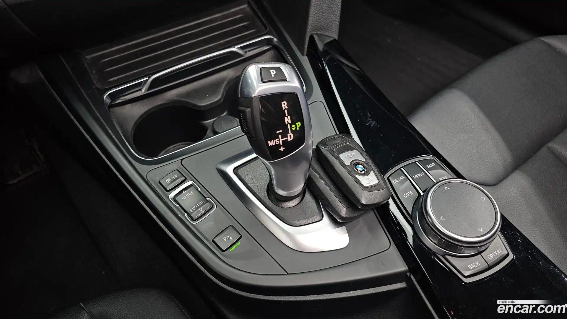 3-Series BMW 2017.4-INNER-009