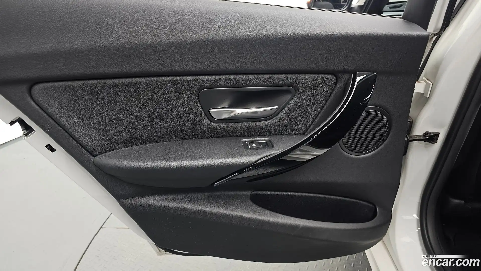 3-Series BMW 2017.4-INNER-035